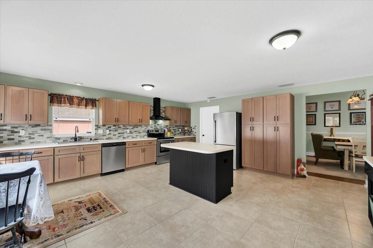 6789 Ashbury Dr photo 2