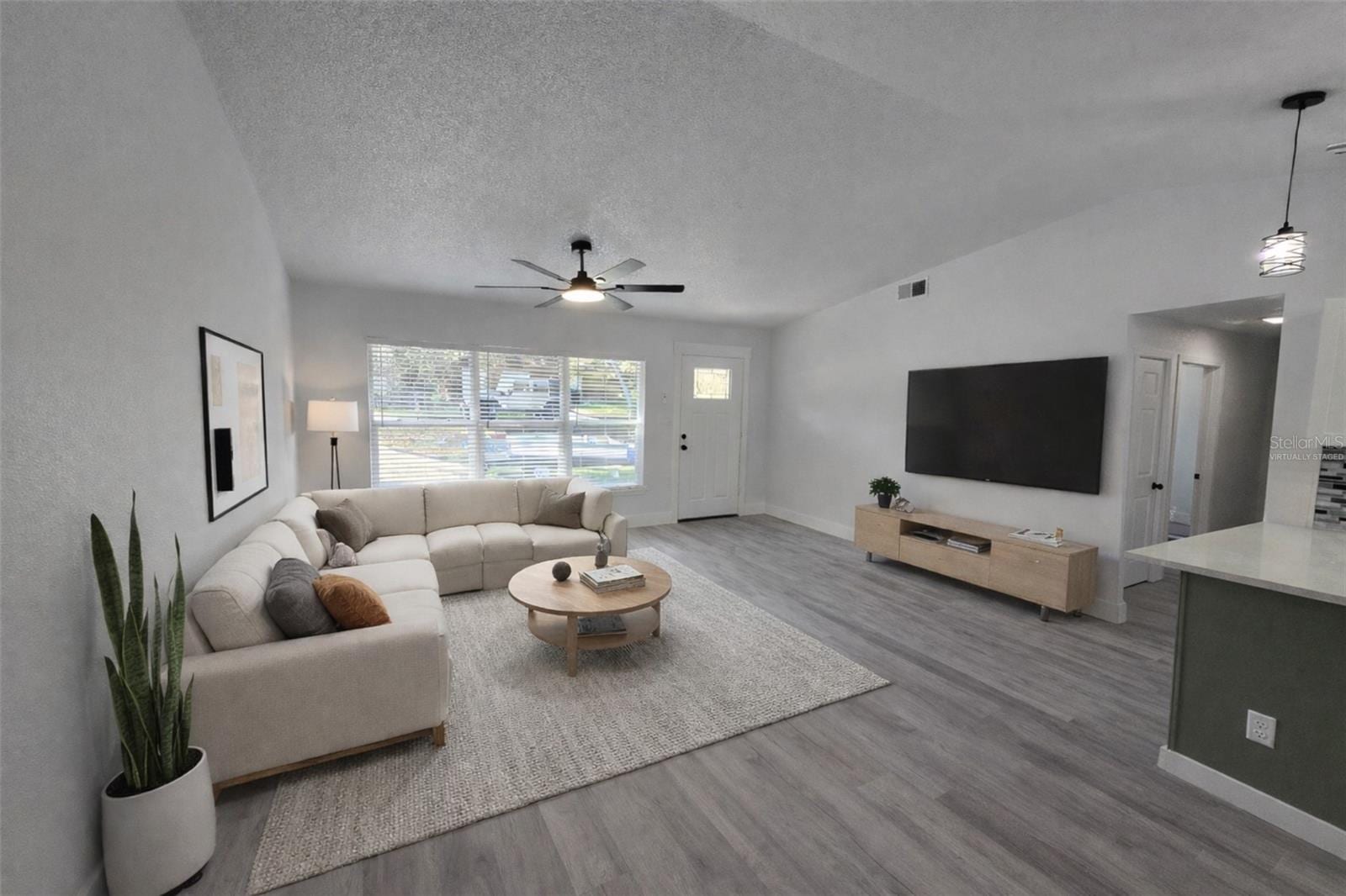 34071 Madison Ave photo 4