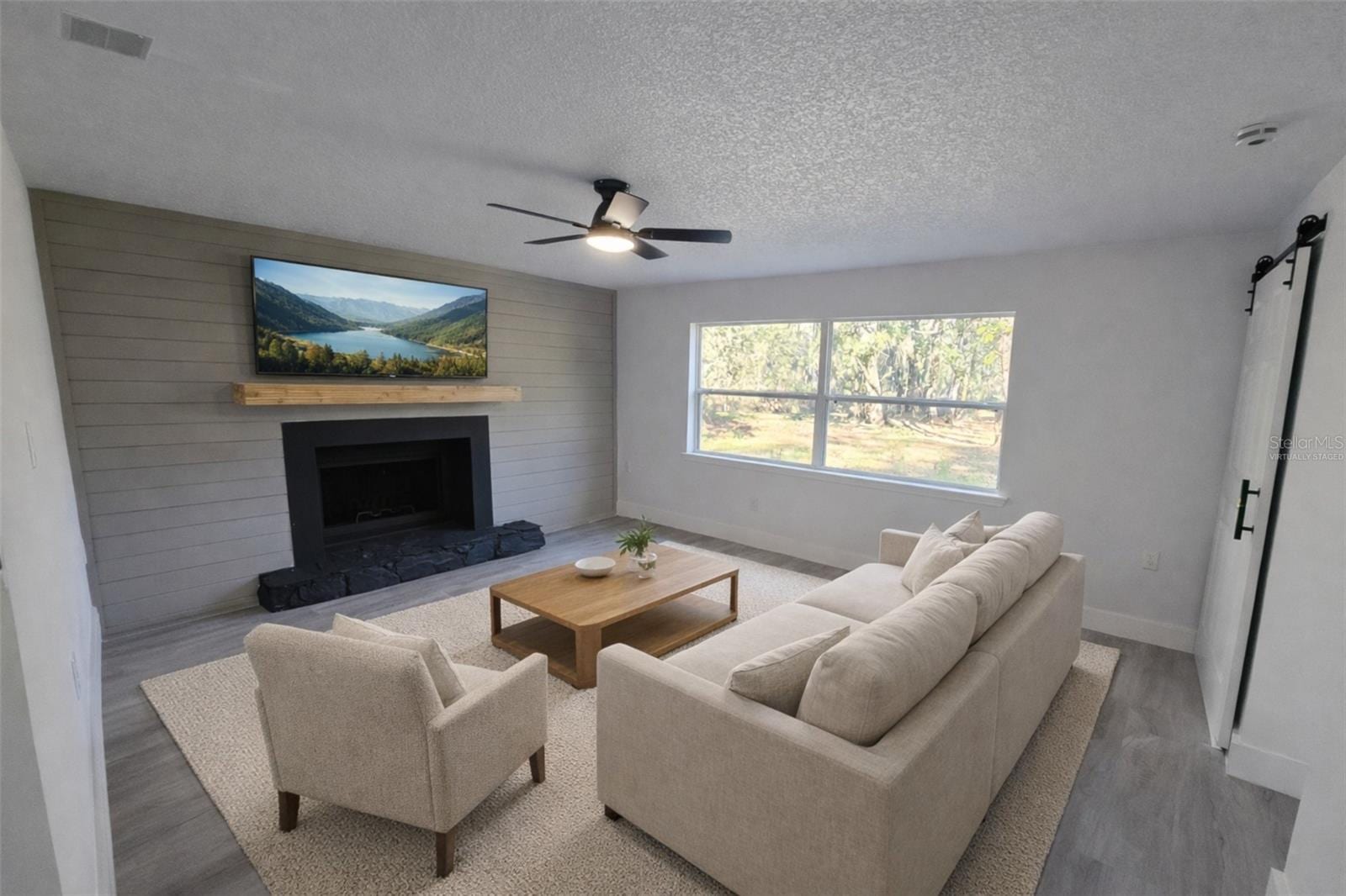 34071 Madison Ave photo 5