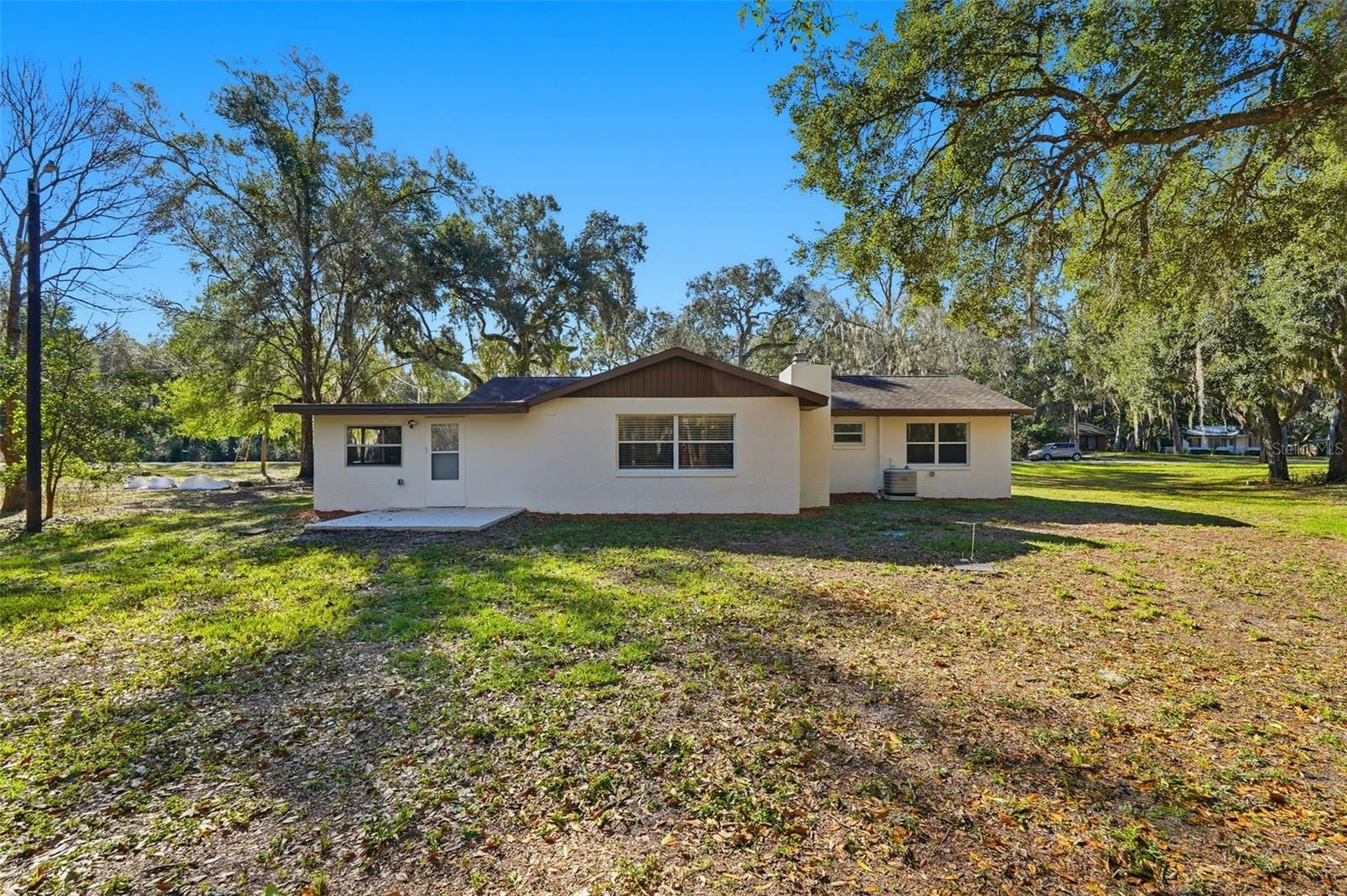 34071 Madison Ave photo 2
