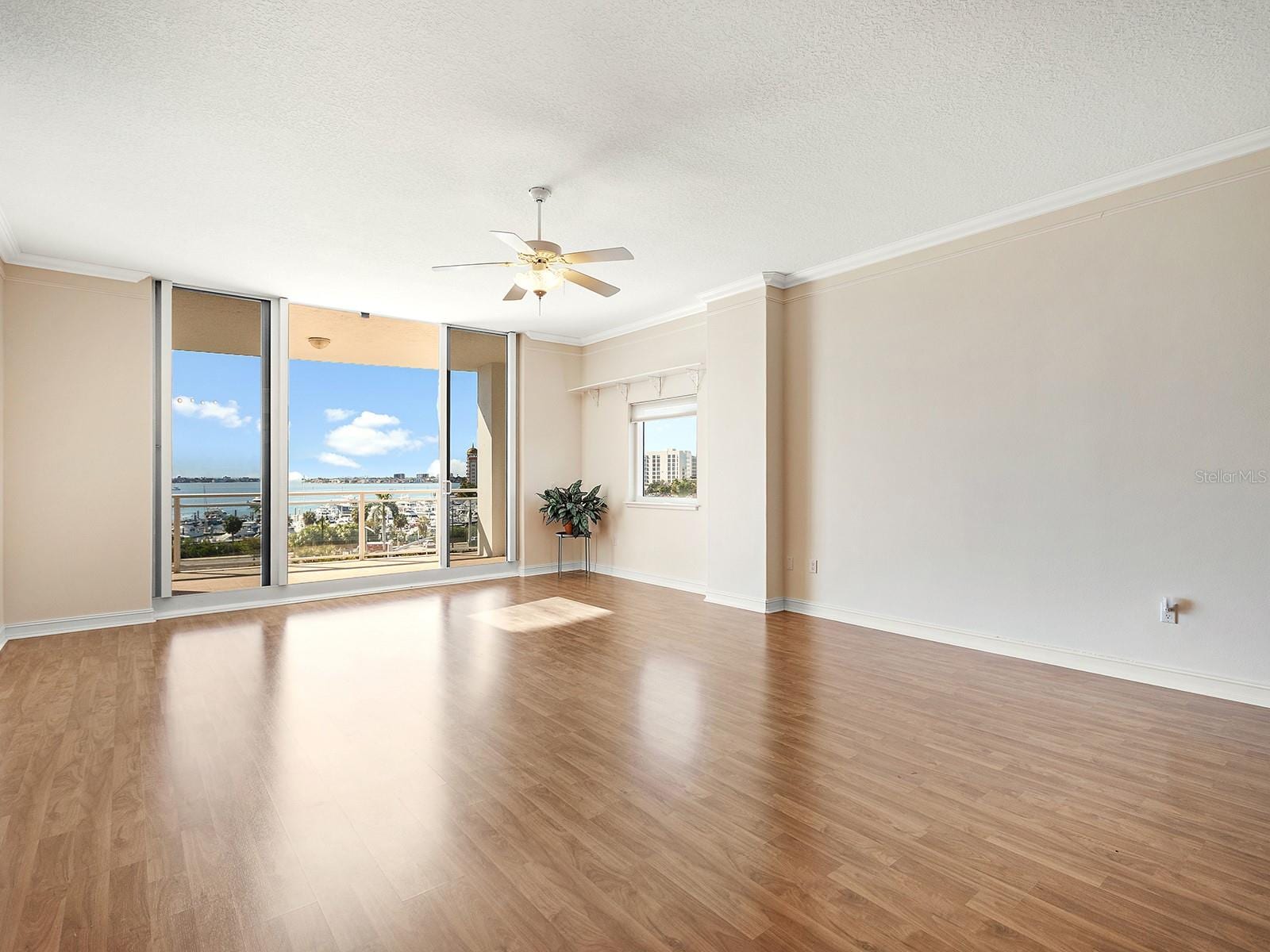 1233 N Gulfstream Ave #401 photo 3