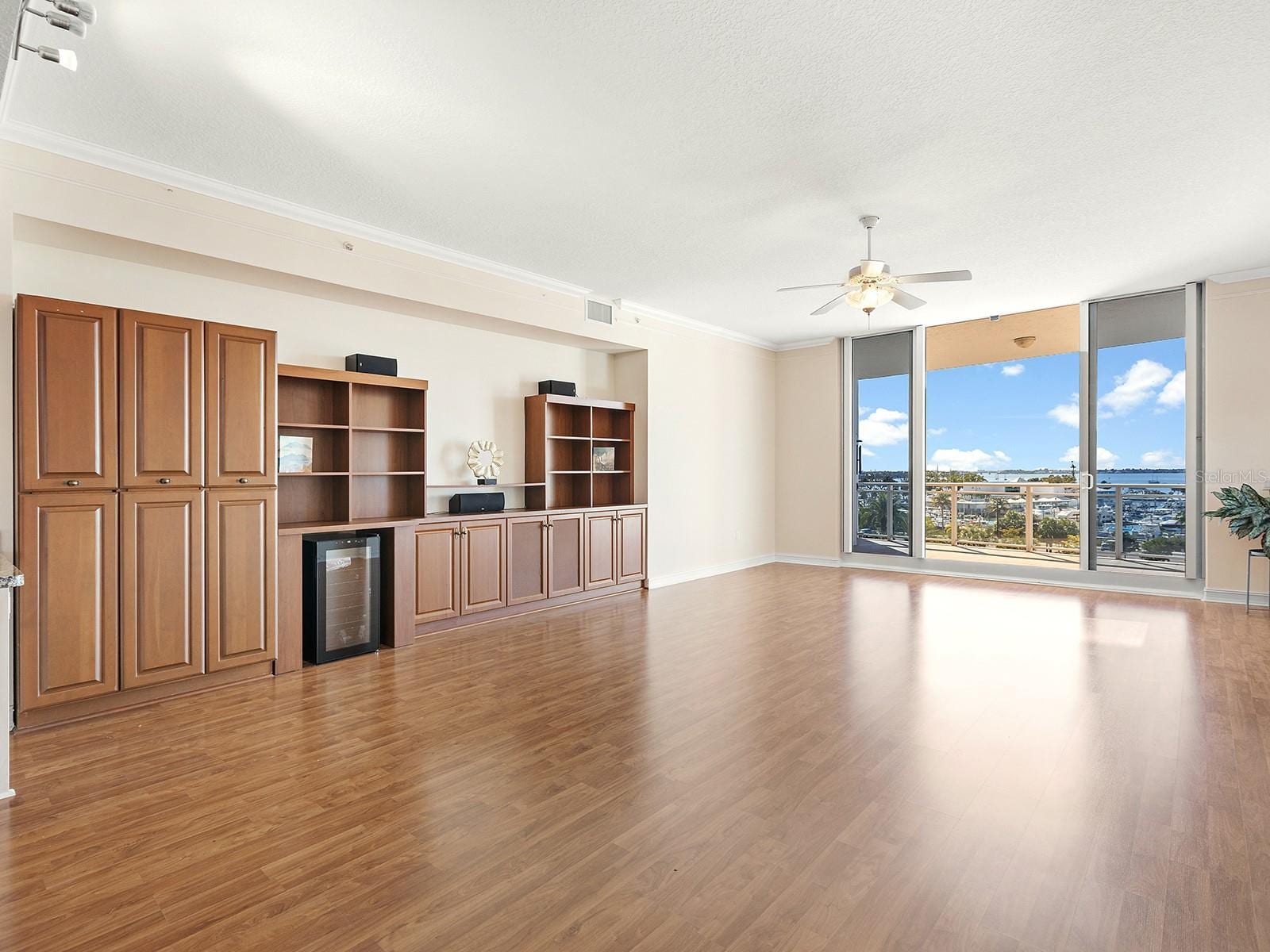 1233 N Gulfstream Ave #401 photo 4