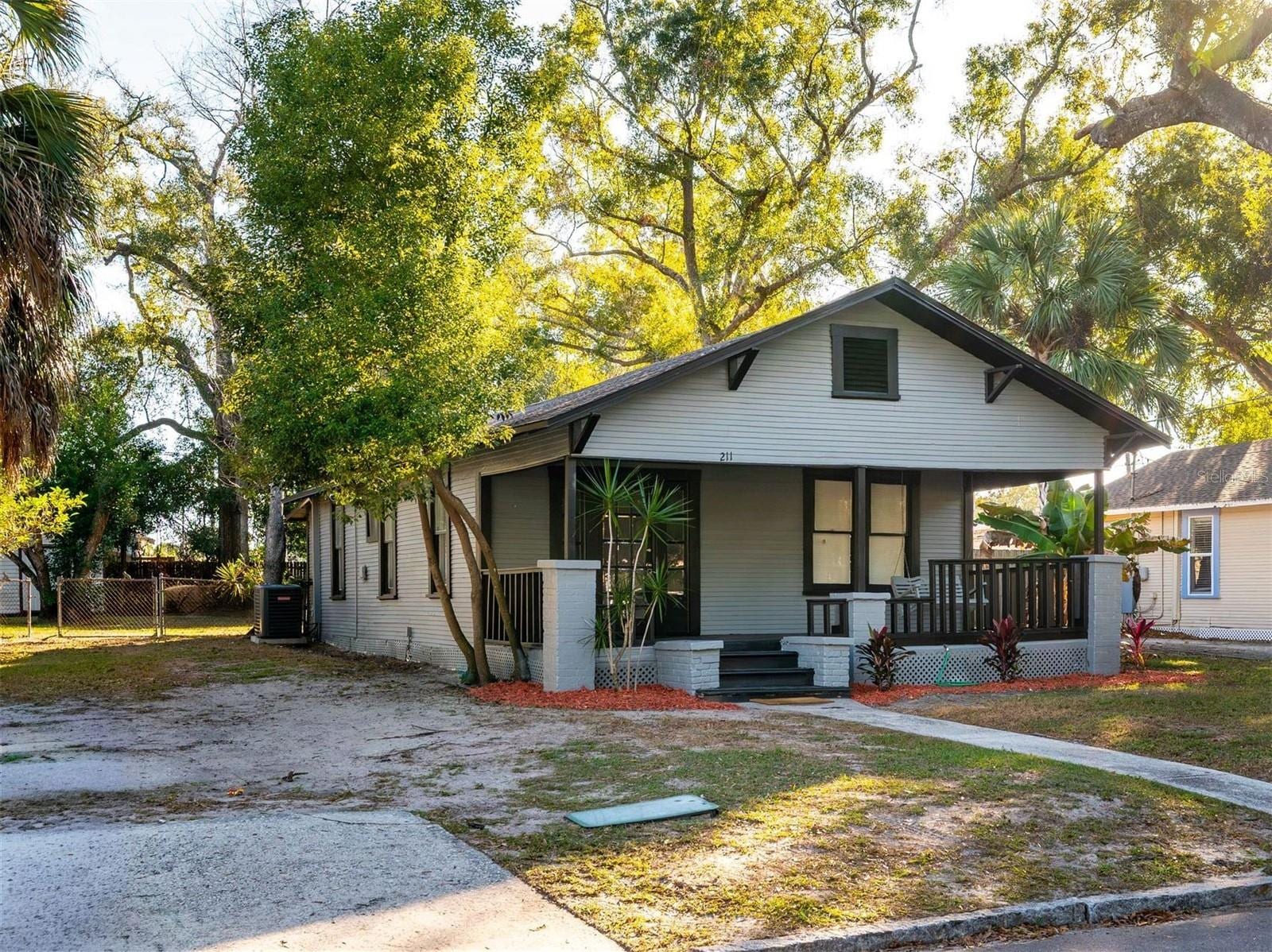 211 E Cluster Ave photo 2