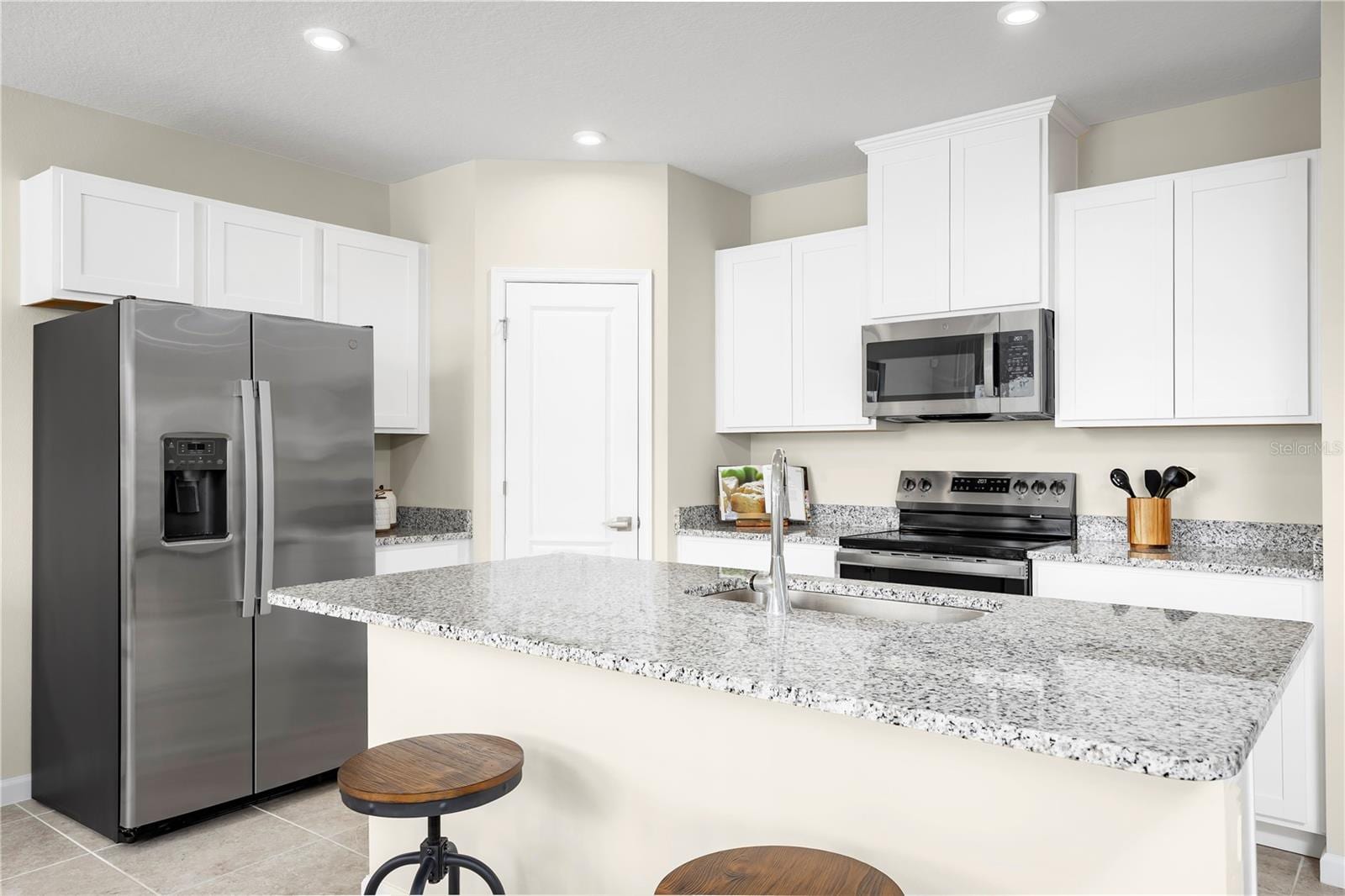 1573 Starling Song Ln photo 3