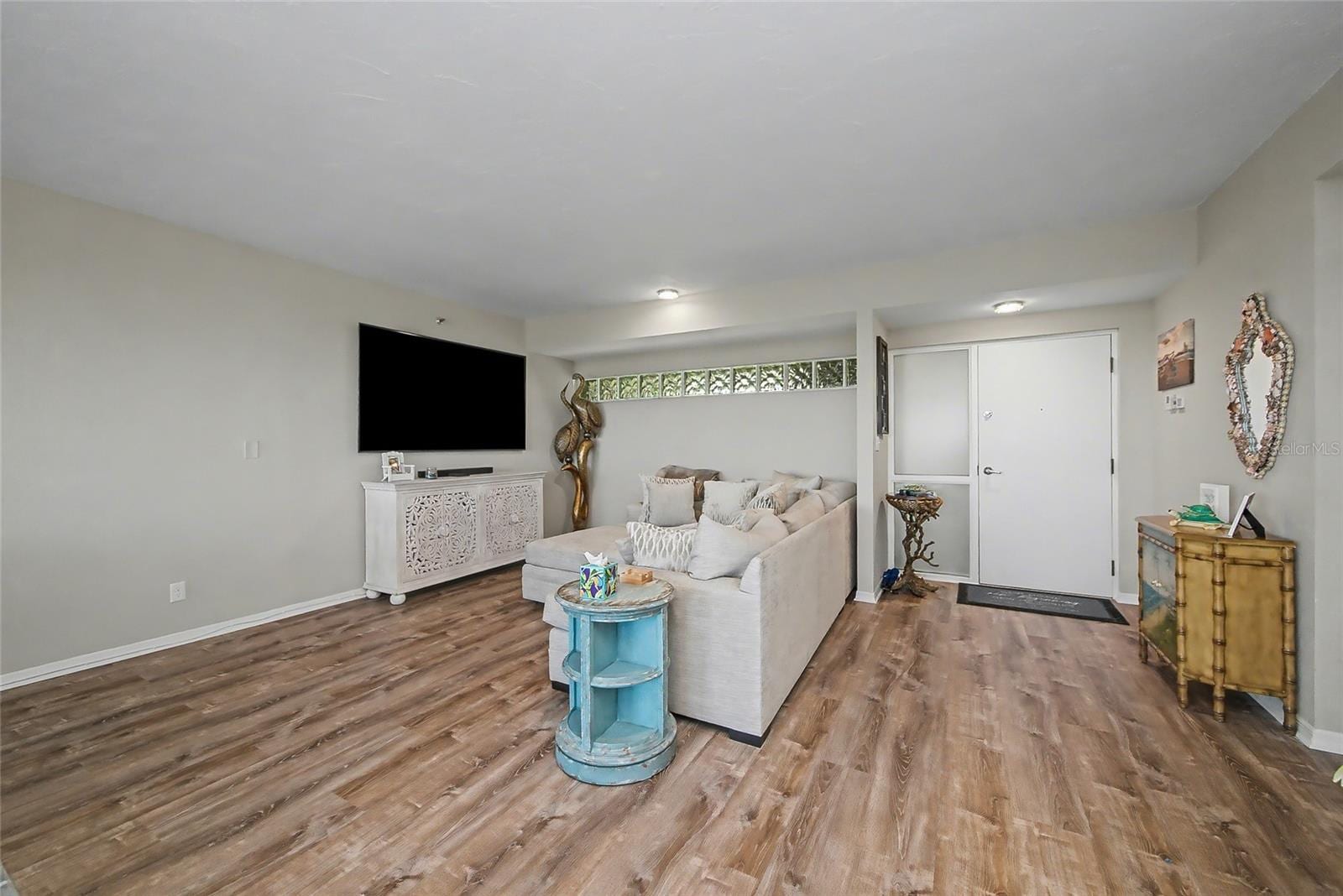 5408 Eagles Point Cir #302 photo 4