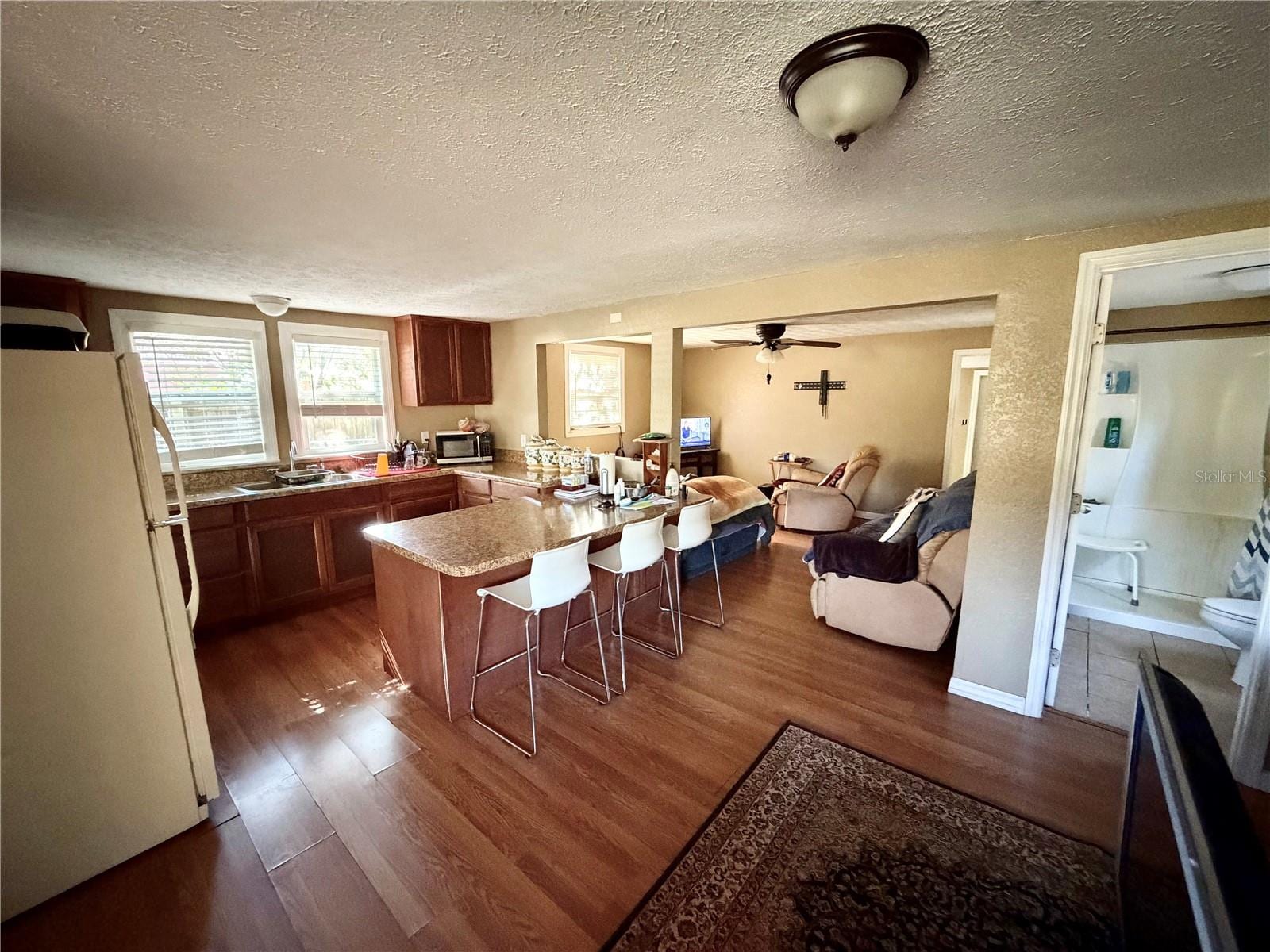 2318 Hibiscus Ave photo 3