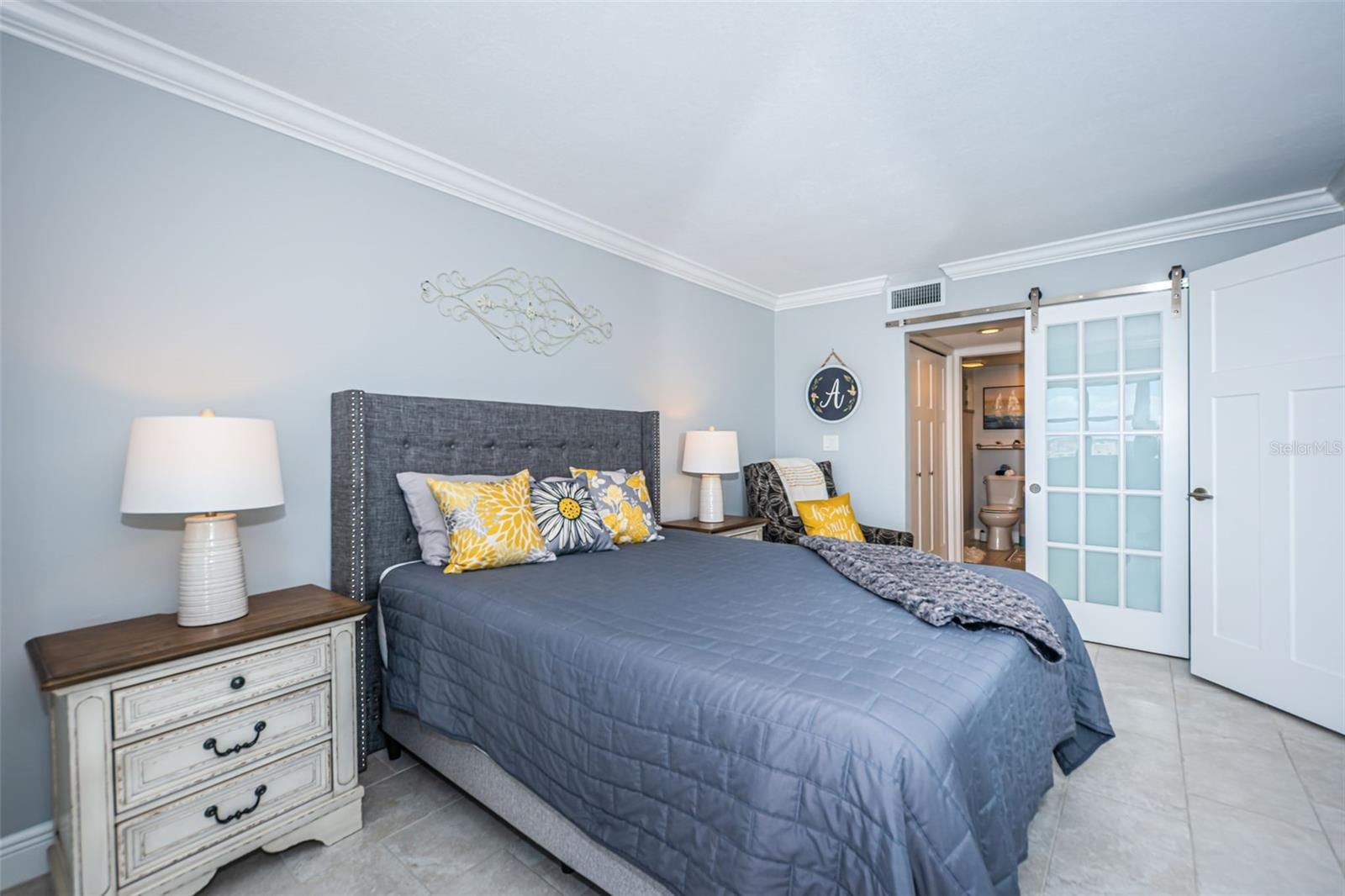4775 Cove Cir #904 photo 5