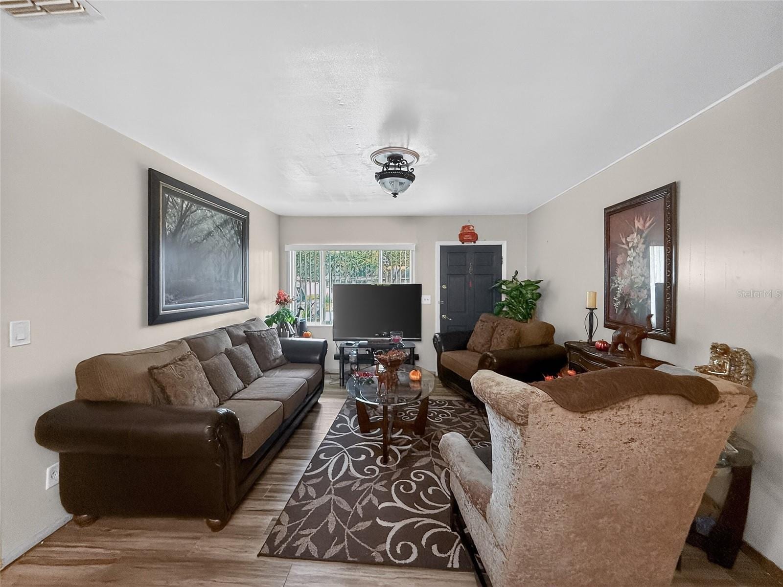 8009 Cornwall Ln photo 5