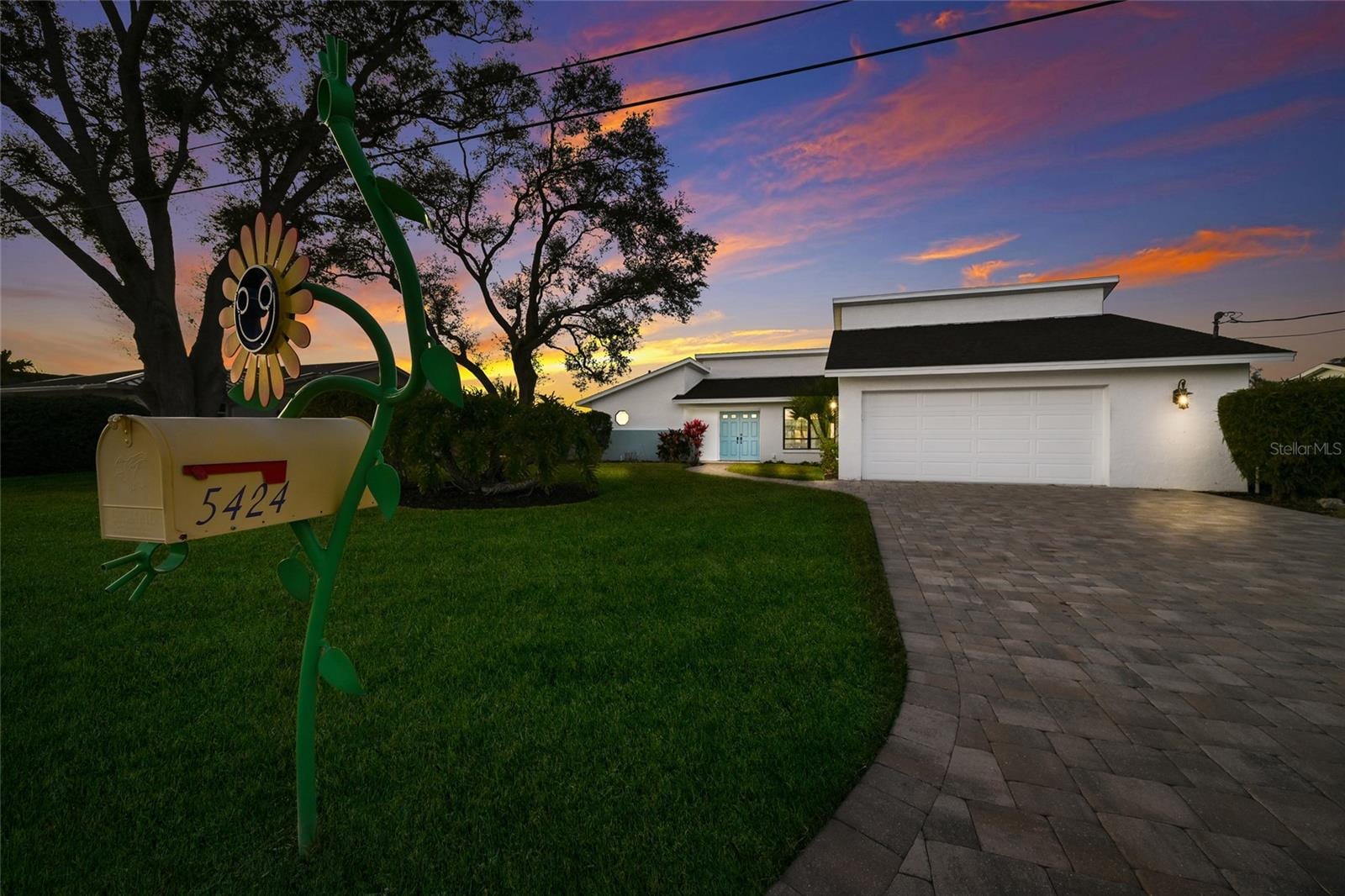5424 America Dr photo 3