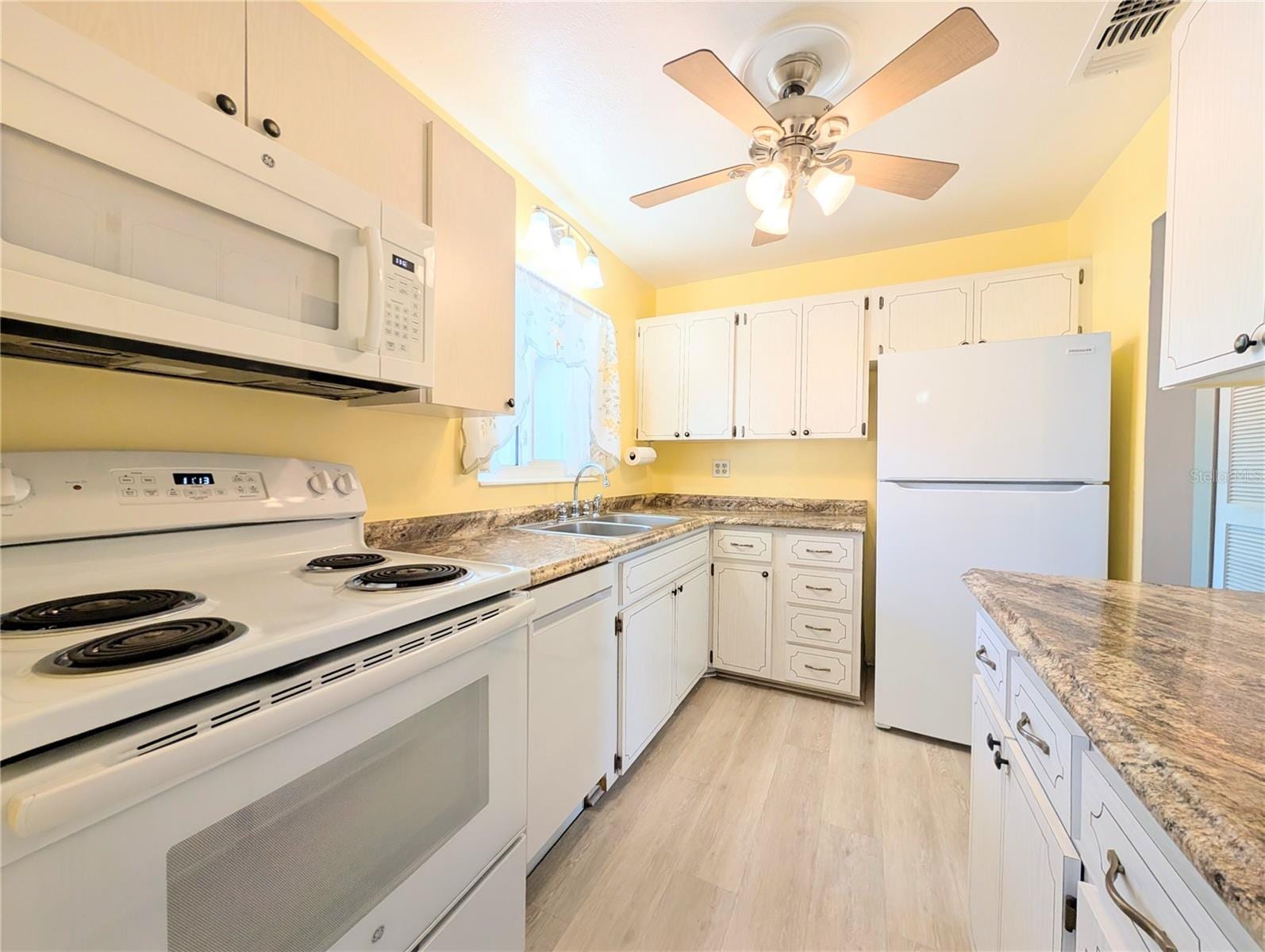 1830 Sunny Dr #D31 photo 3