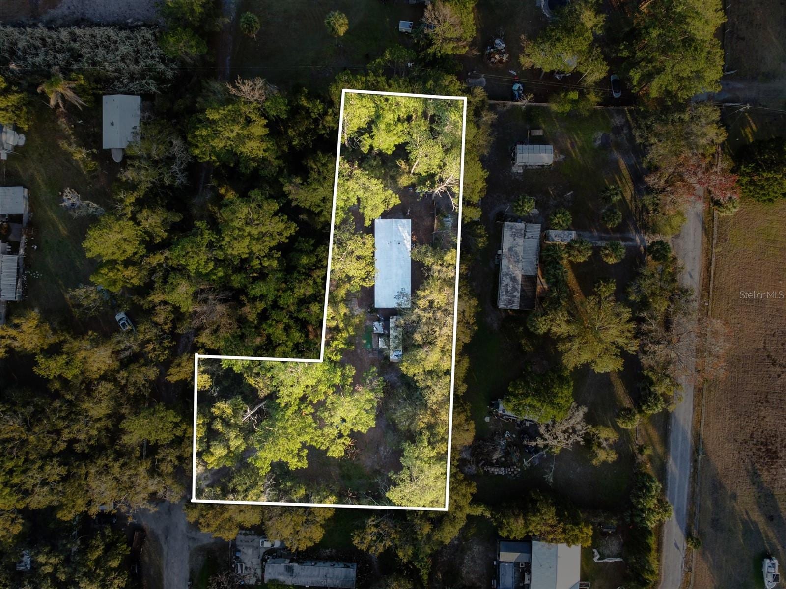 18186 Ferry Ave photo 3