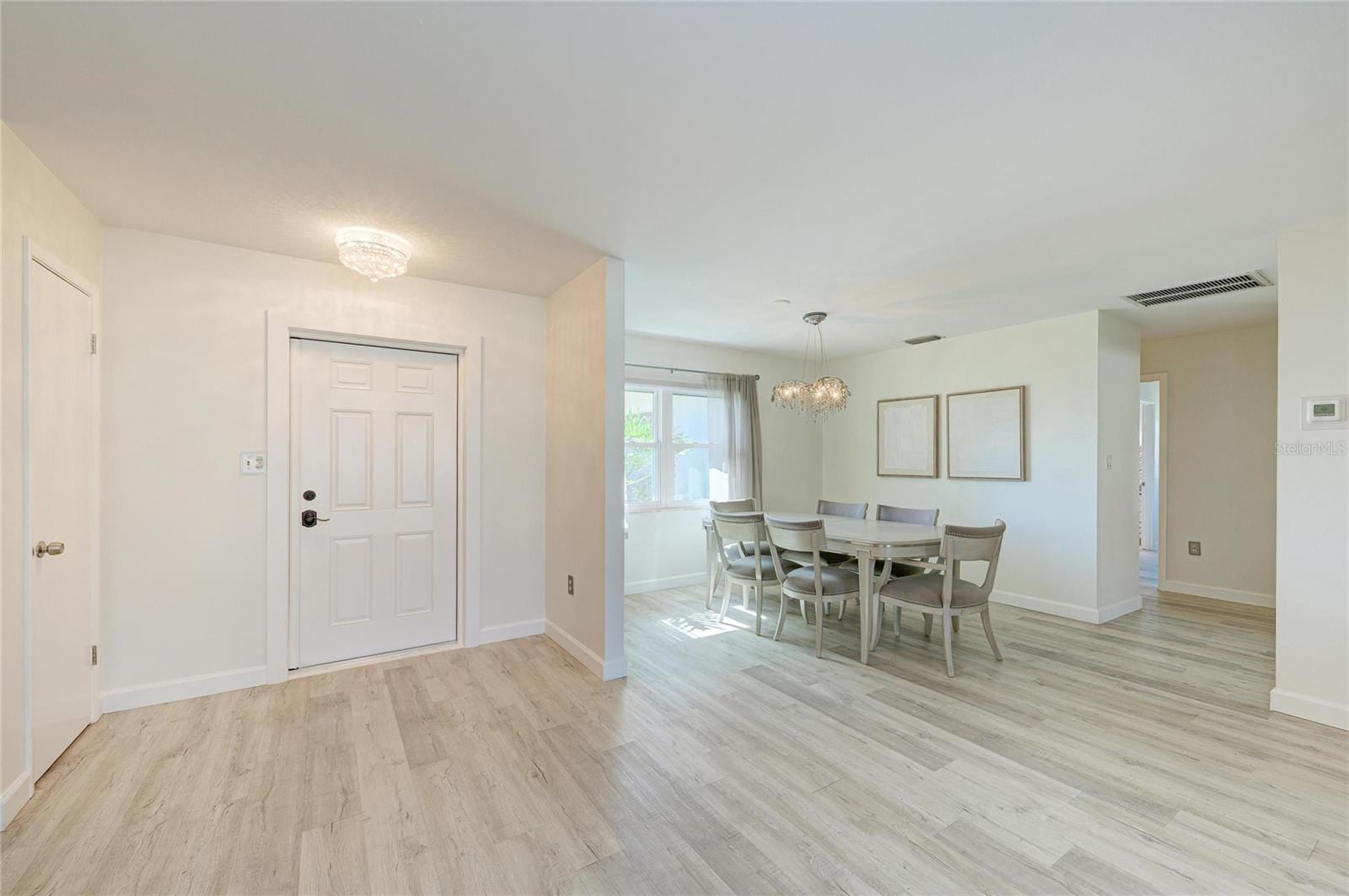 3368 Sheffield Cir photo 4