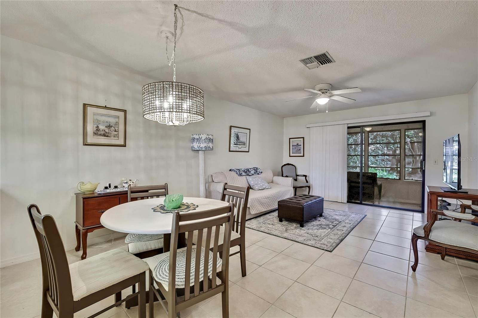 2111 Forester Way photo 2