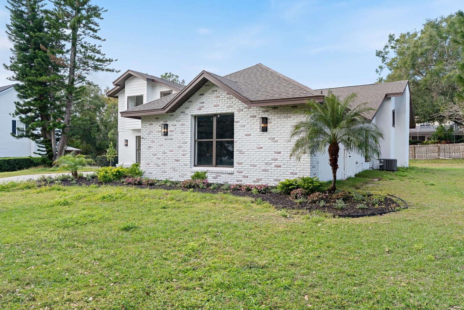 1944 Vista View Dr photo 4