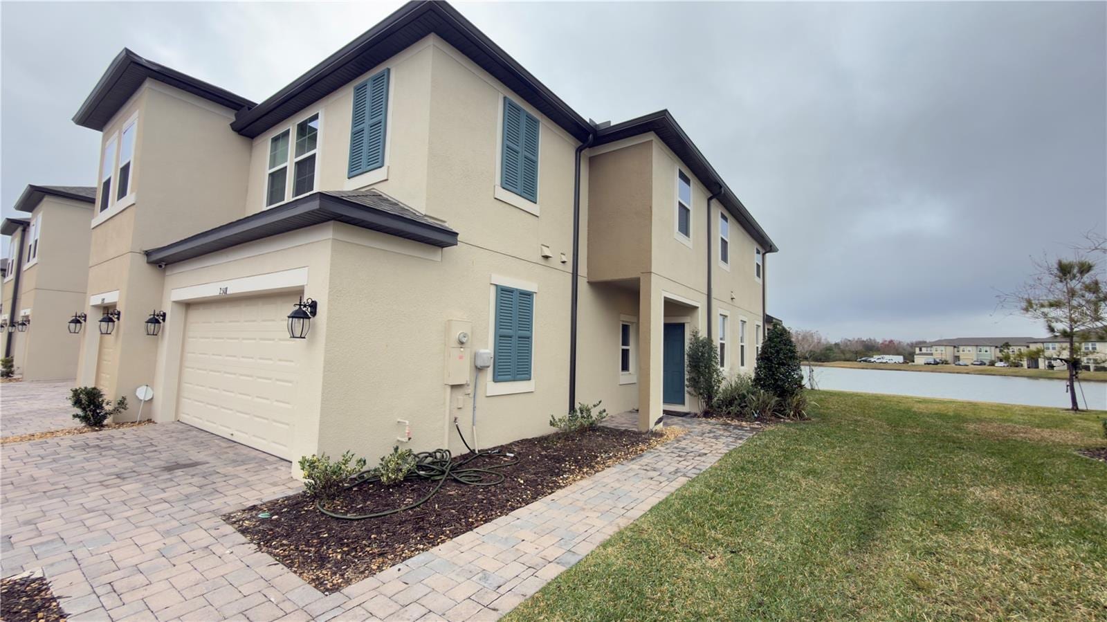 2501 Stapleford Pl photo 3