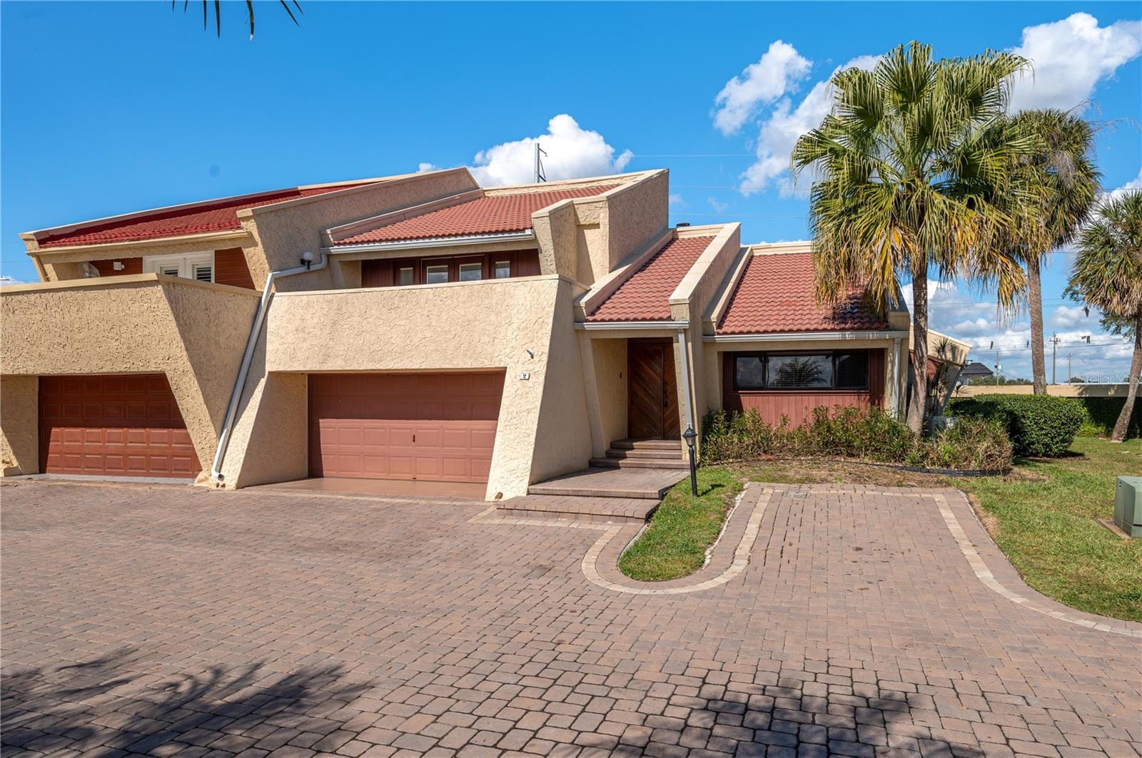 2 Casarena CT photo 2