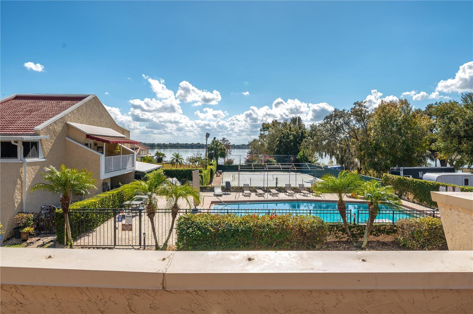2 Casarena CT photo 4