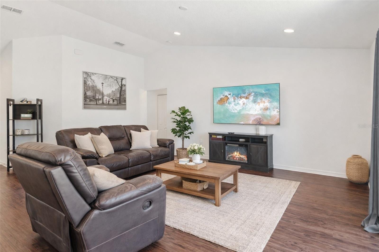 140 Solis Dr photo 5