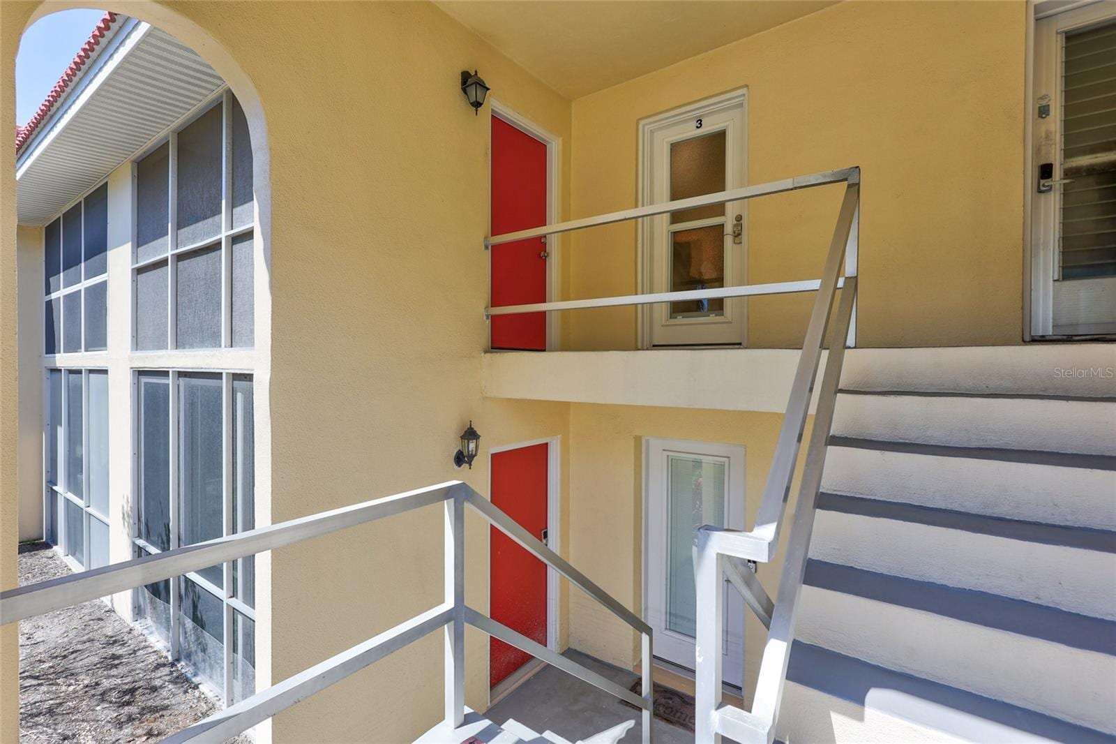 137 Avenida Messina #3 photo 3