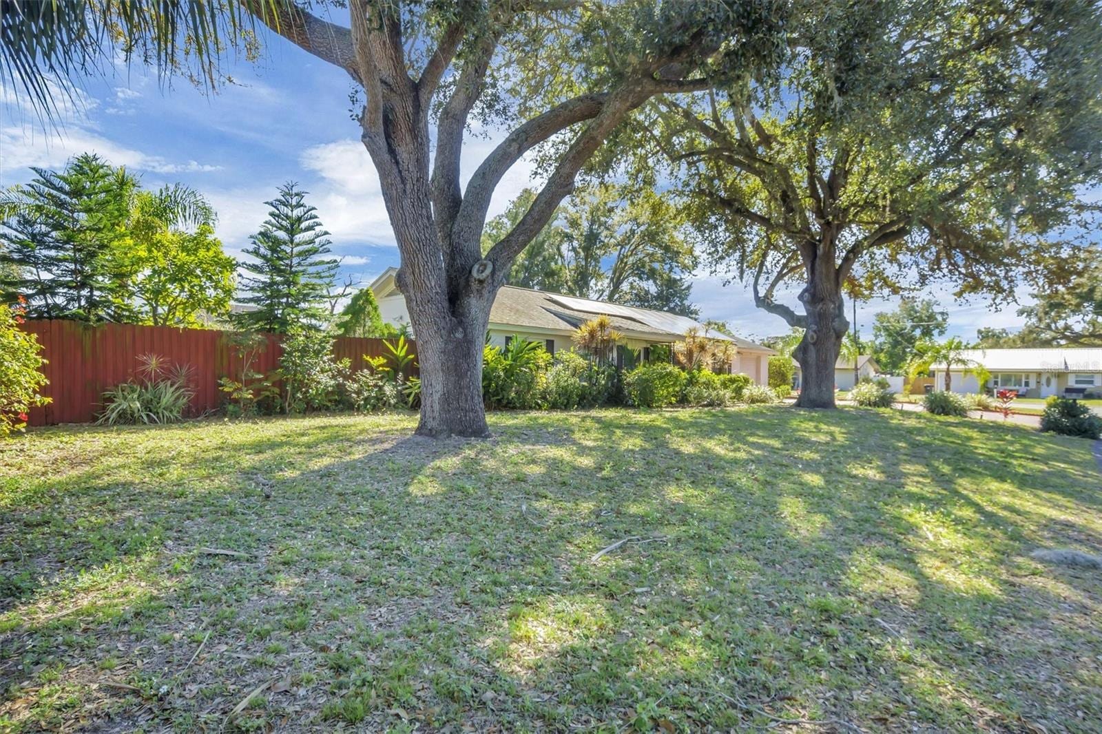 105 Owen Cir S photo 4