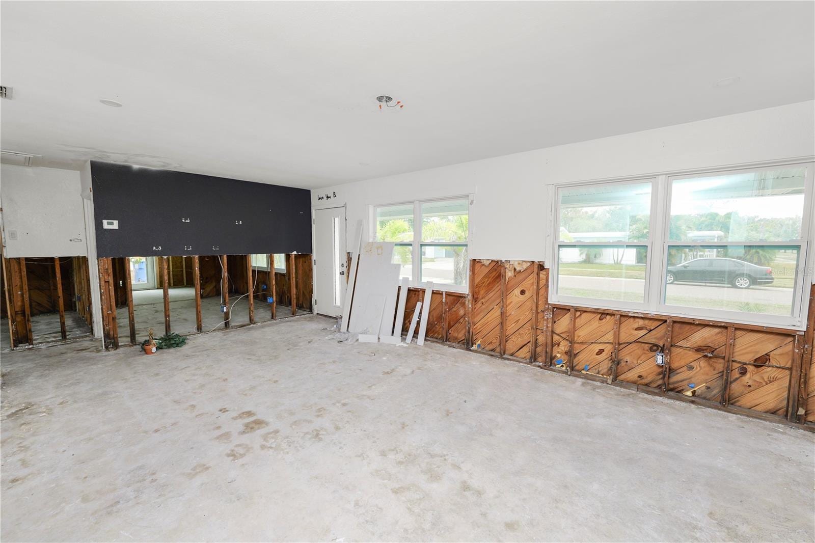 8100 Overlook Pl NE photo 5