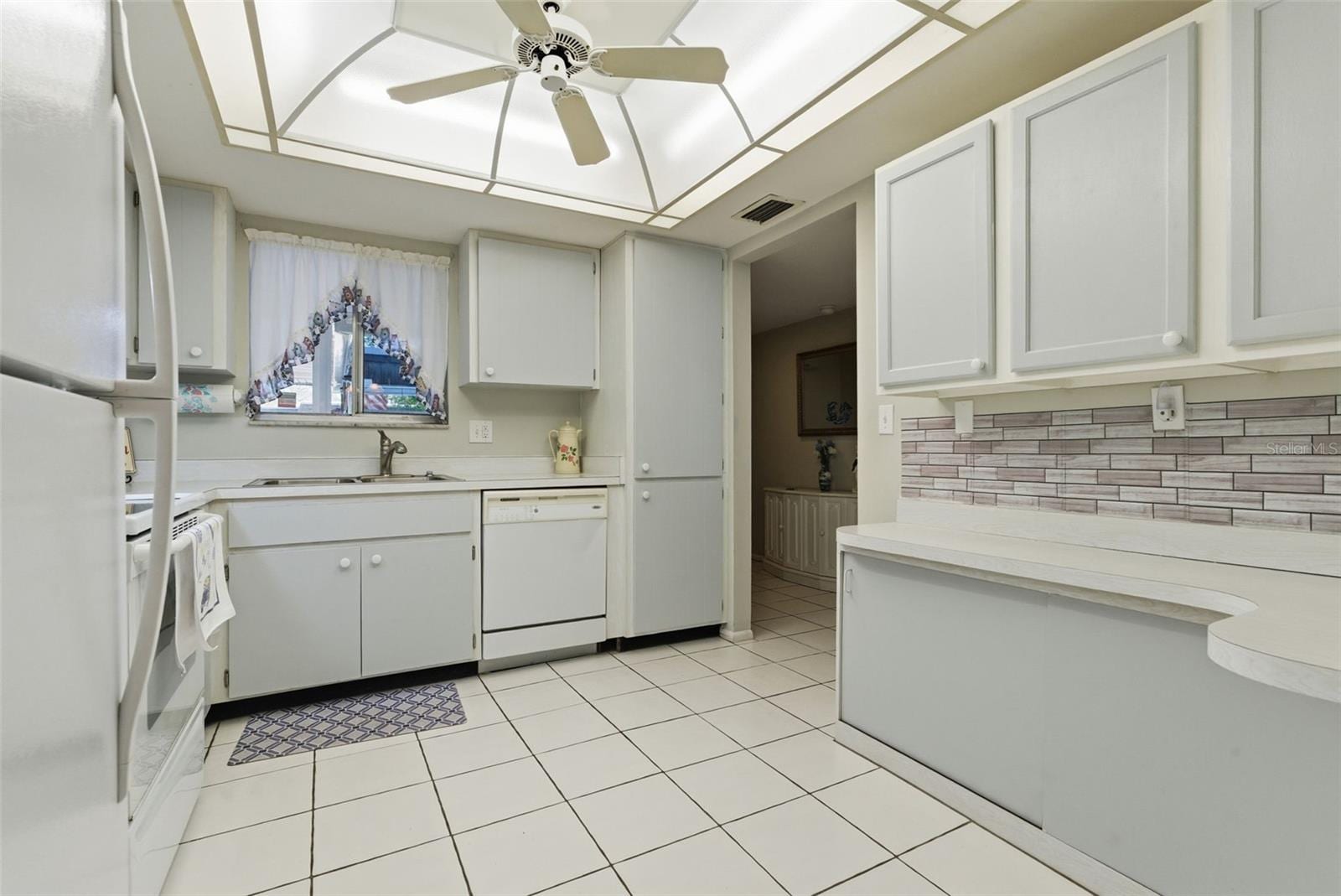 1141 Merle Way #14 photo 4