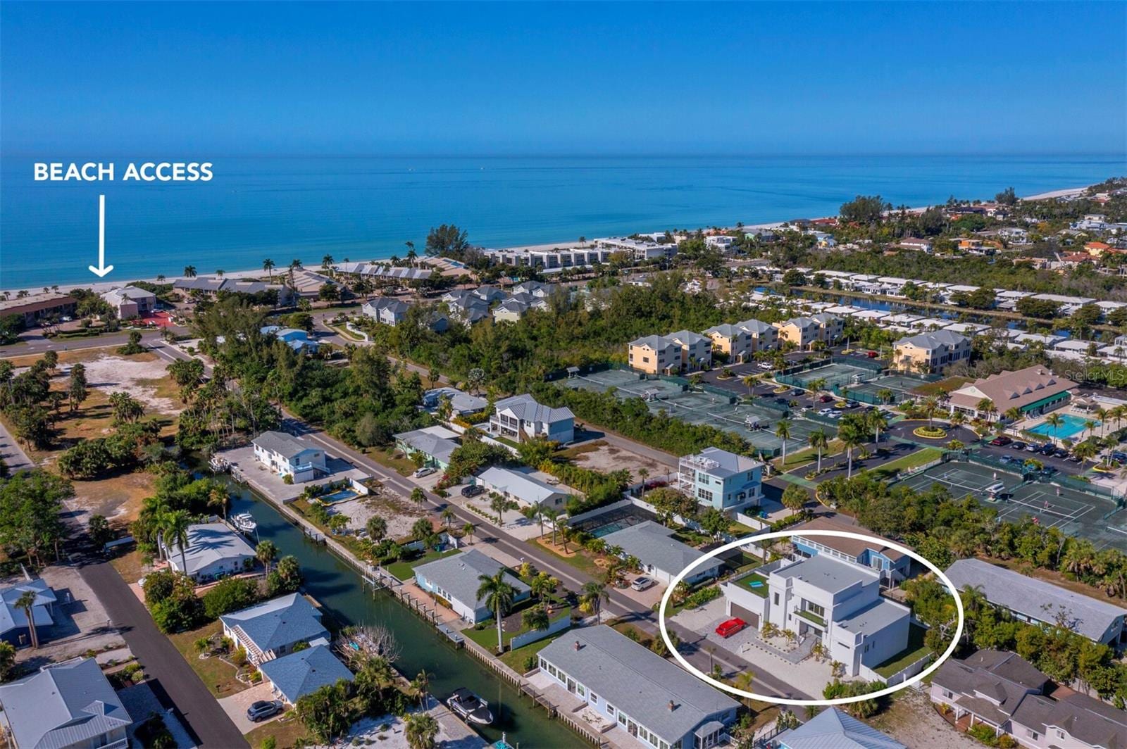 635 Jungle Queen Way photo 4