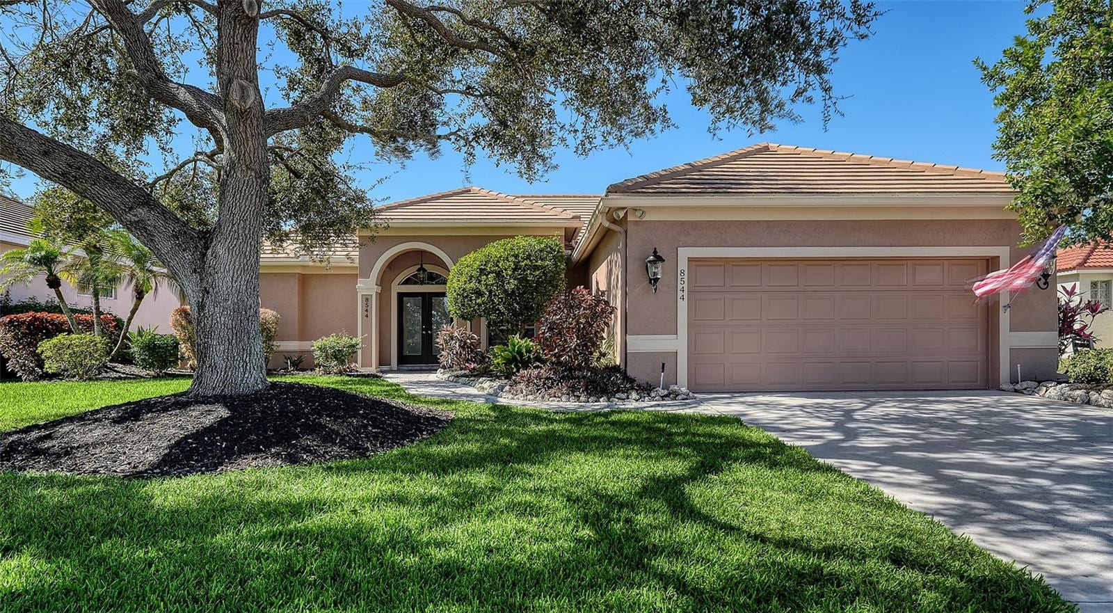 8544 Park Shore Ln photo 3