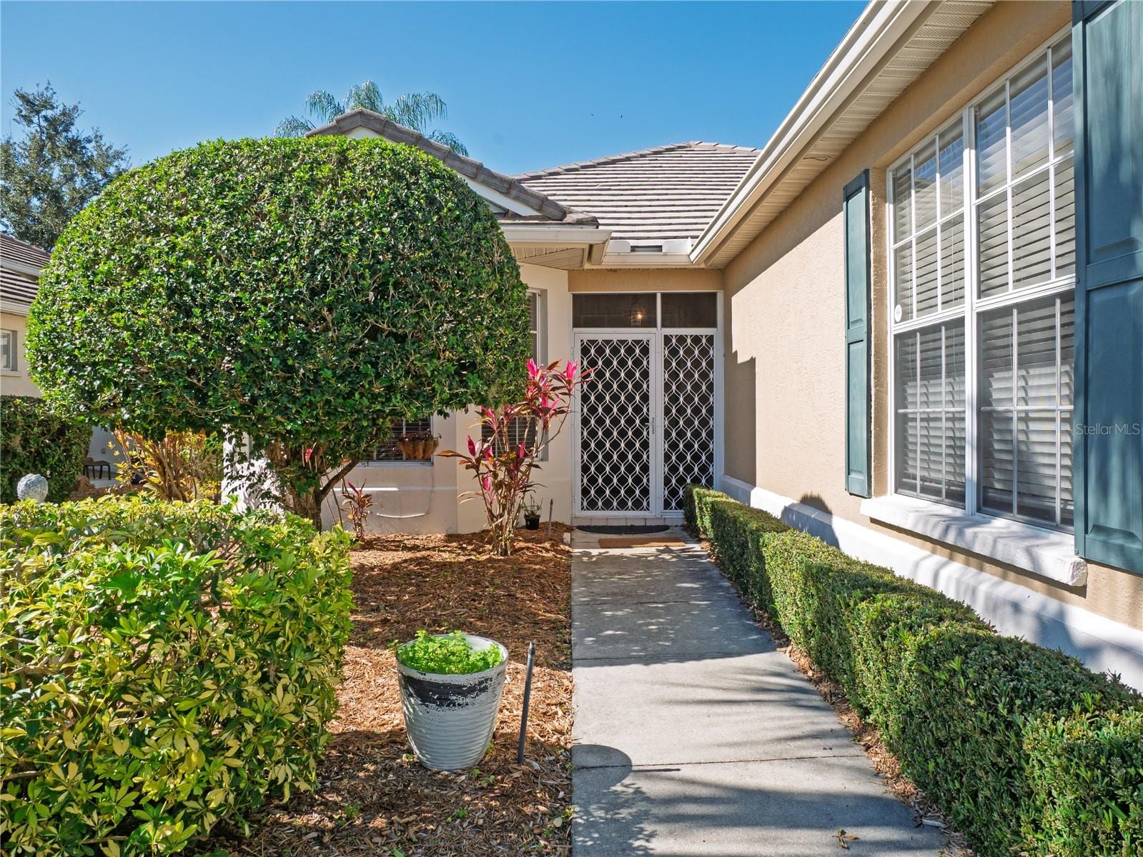 4054 Caddie Dr E photo 2