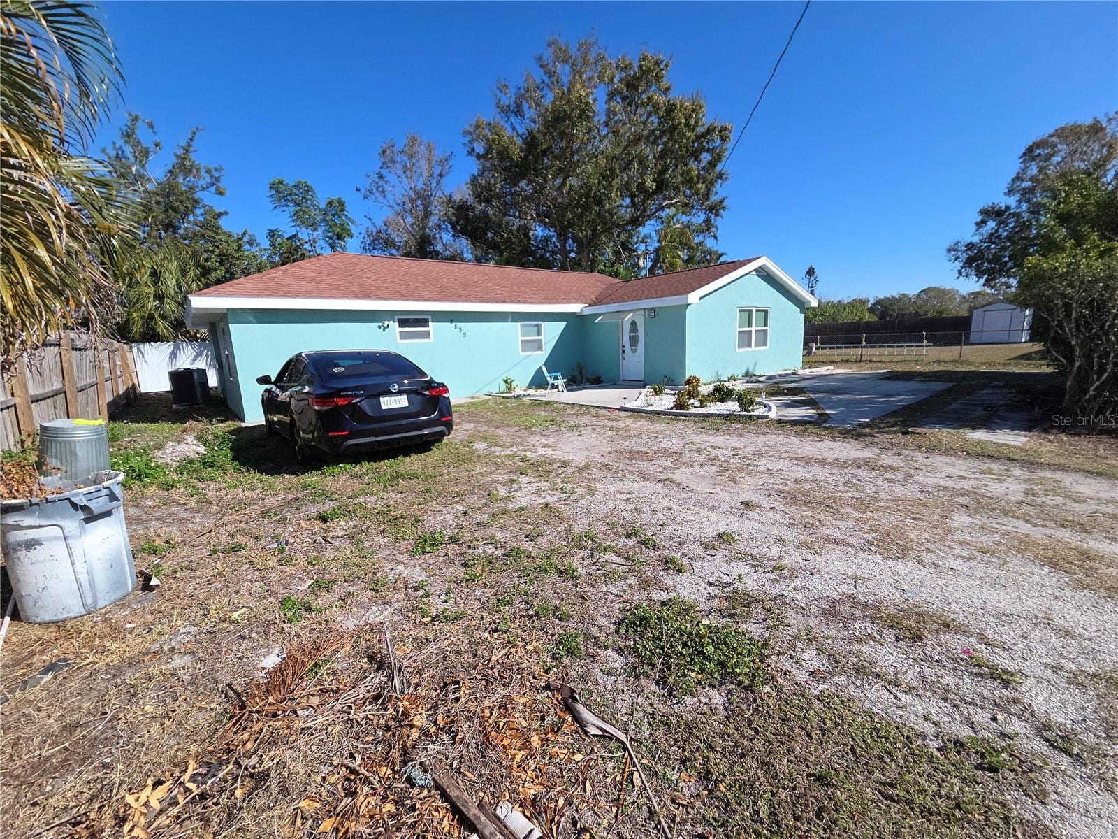 2839 Olympic St photo 3