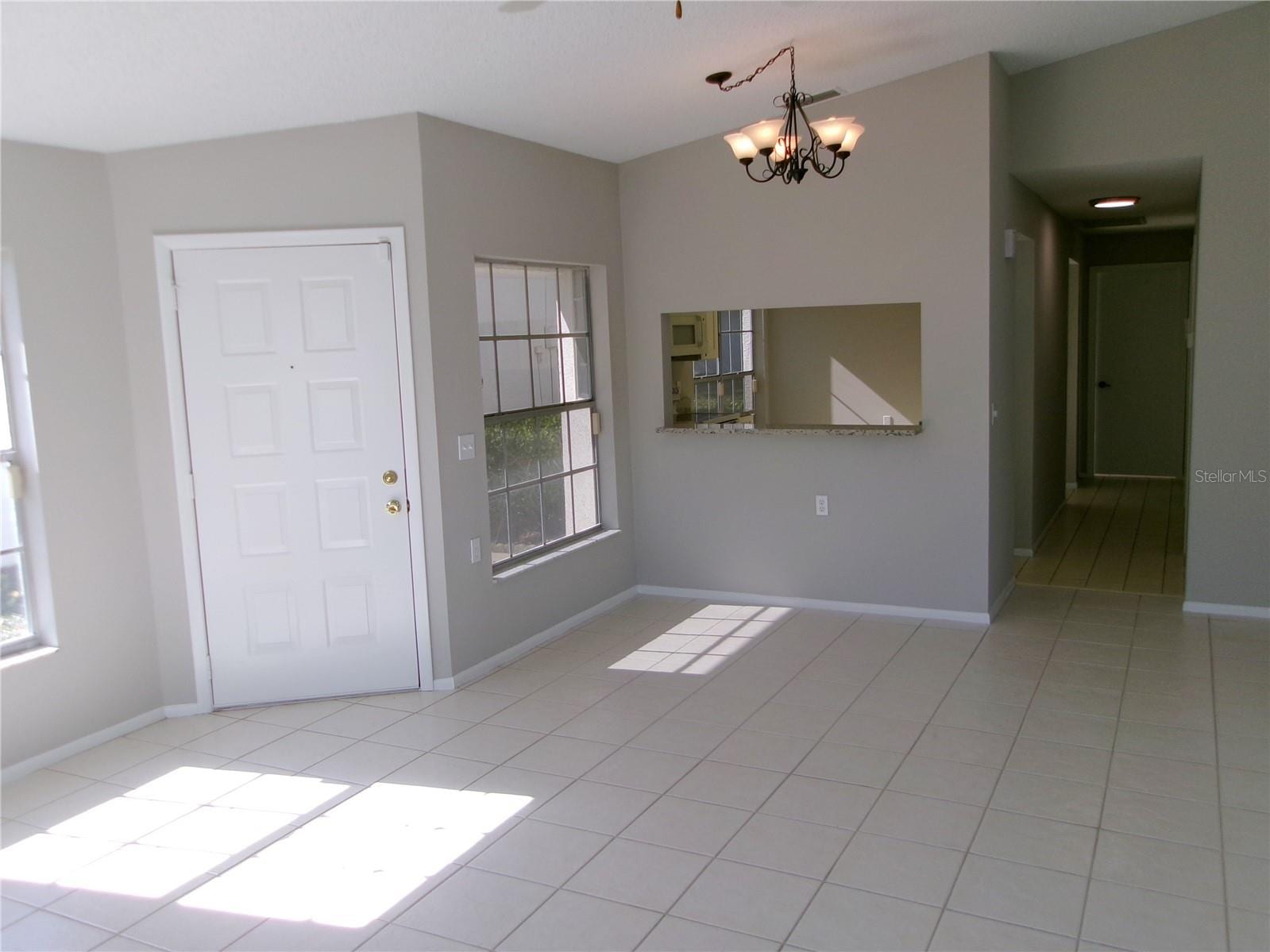 11604 Versailles Ln photo 5