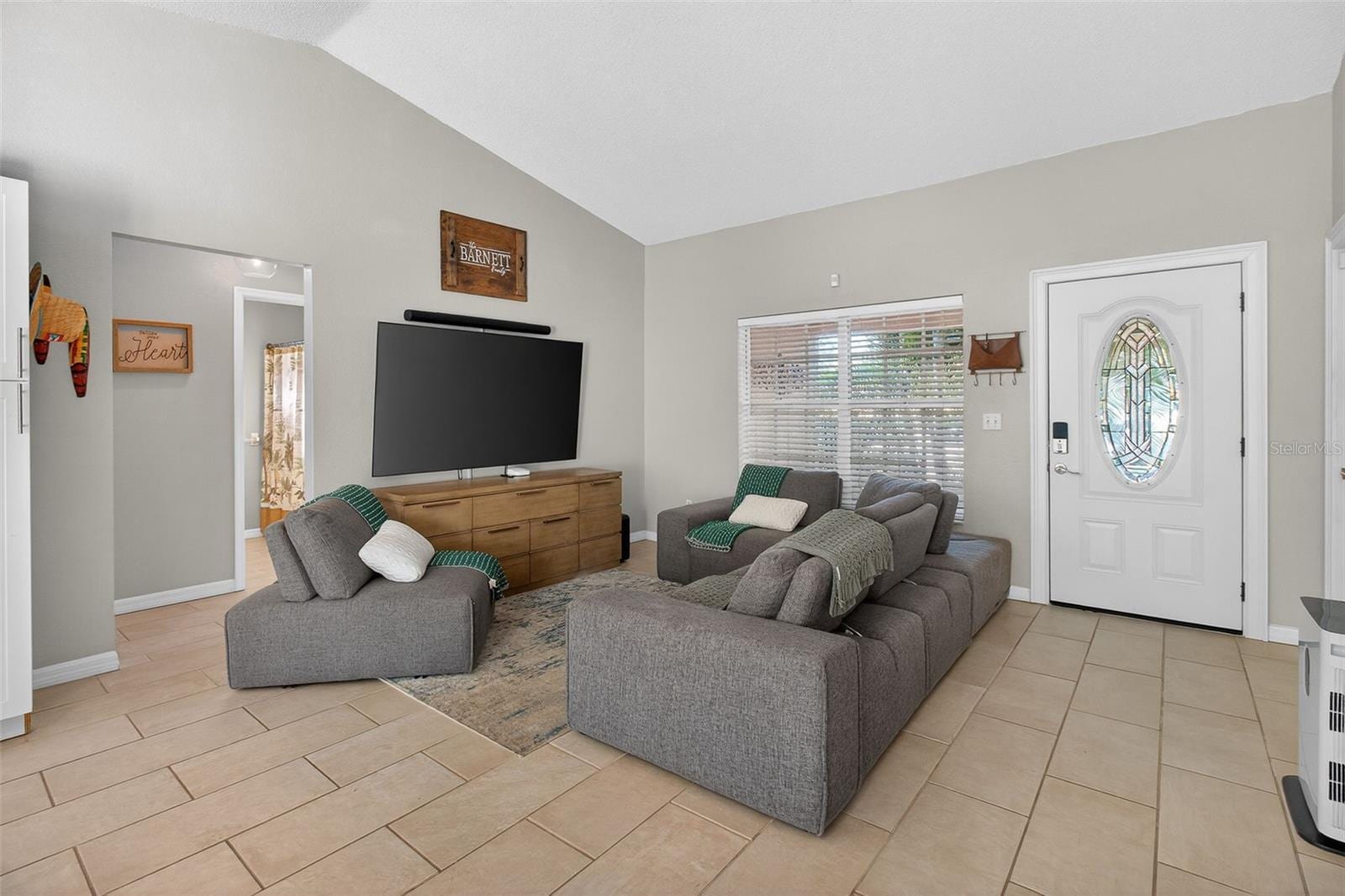 1688 Taylor Lake Cir photo 3