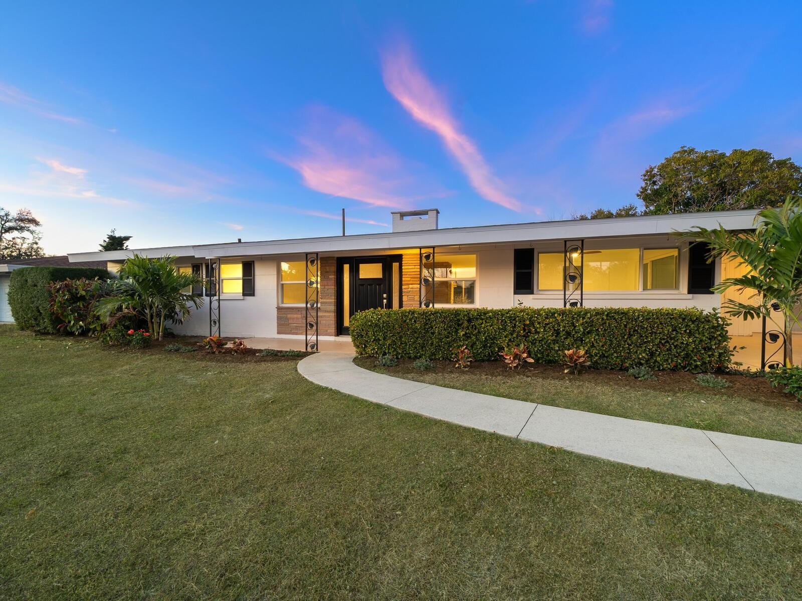 2551 Hibiscus St photo 2