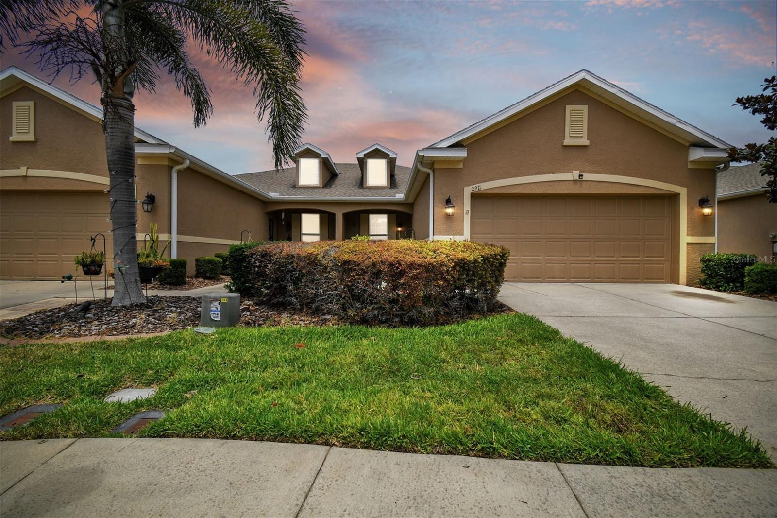 2211 Barracuda CT photo 2