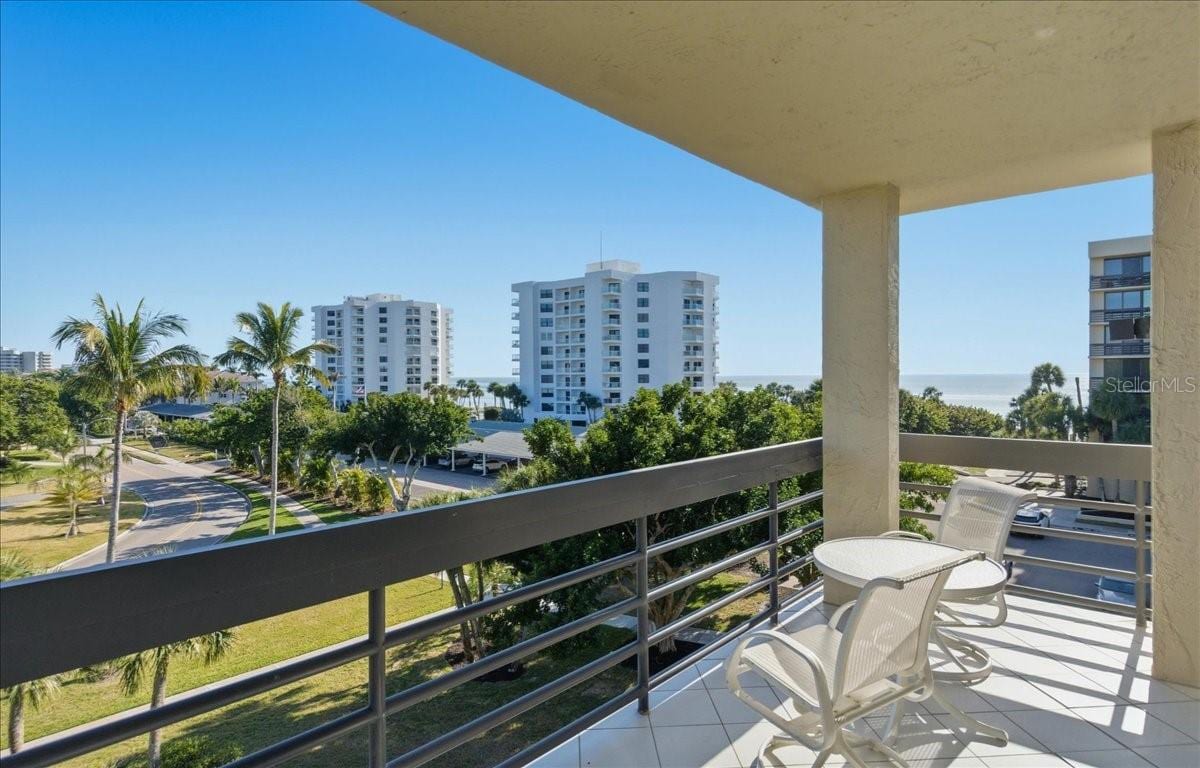 1065 Gulf Of Mexico Dr #305 photo 3