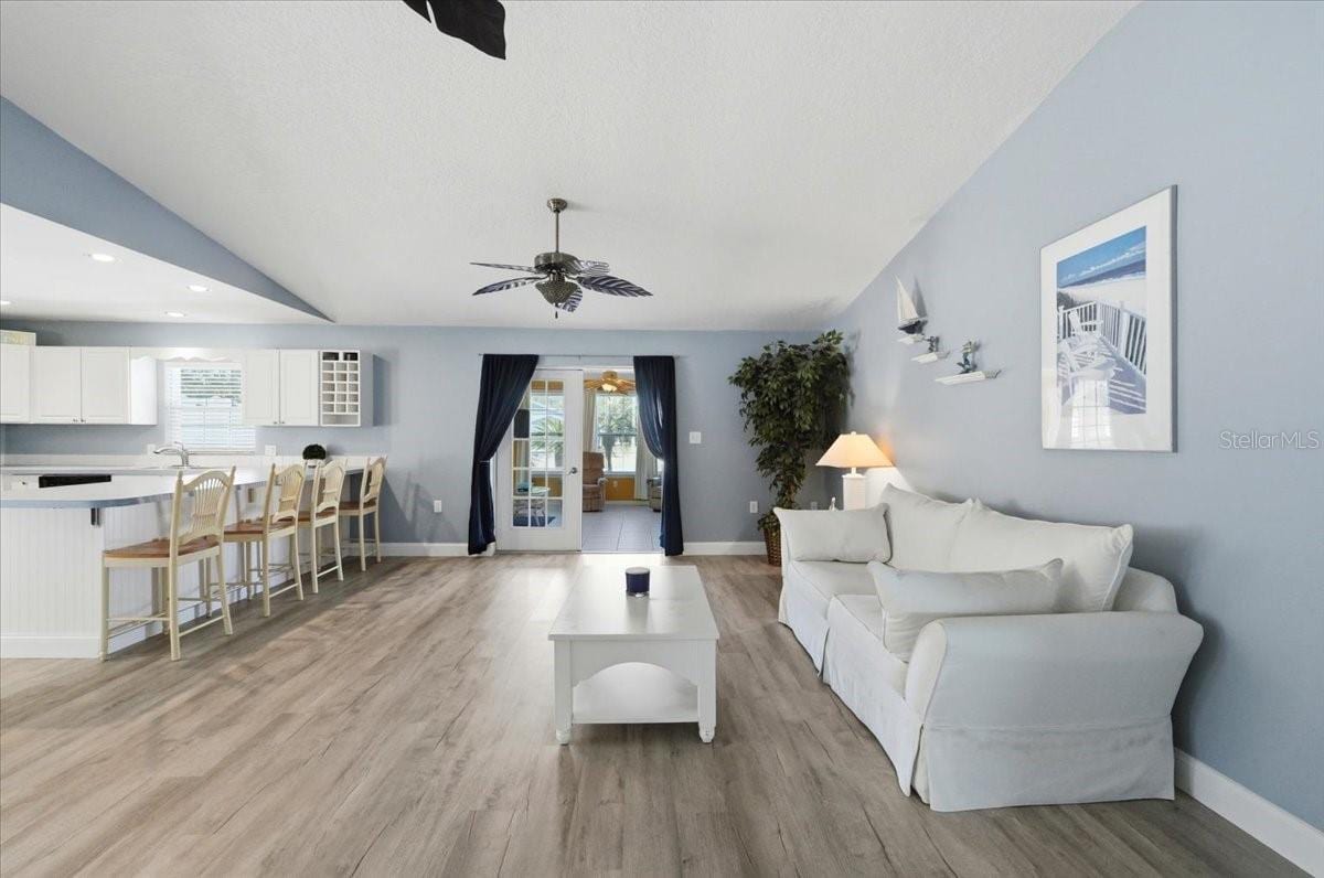 6140 Seagull Ln photo 3