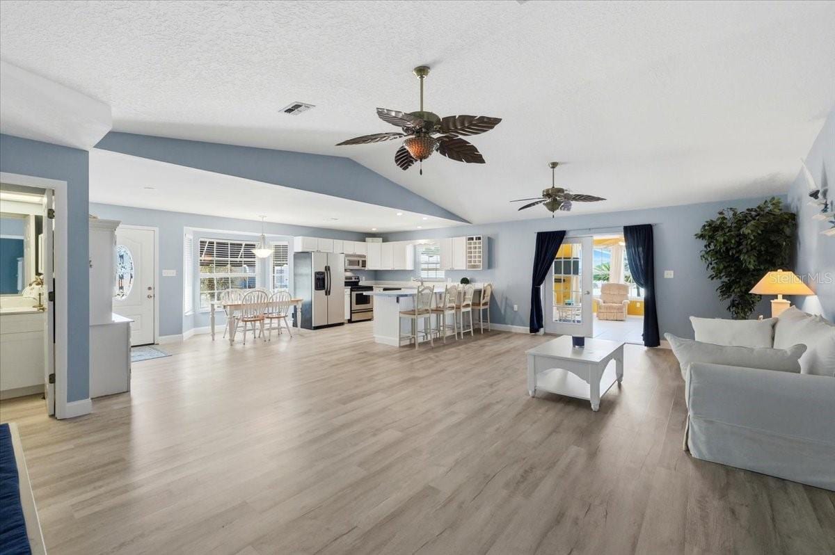 6140 Seagull Ln photo 4