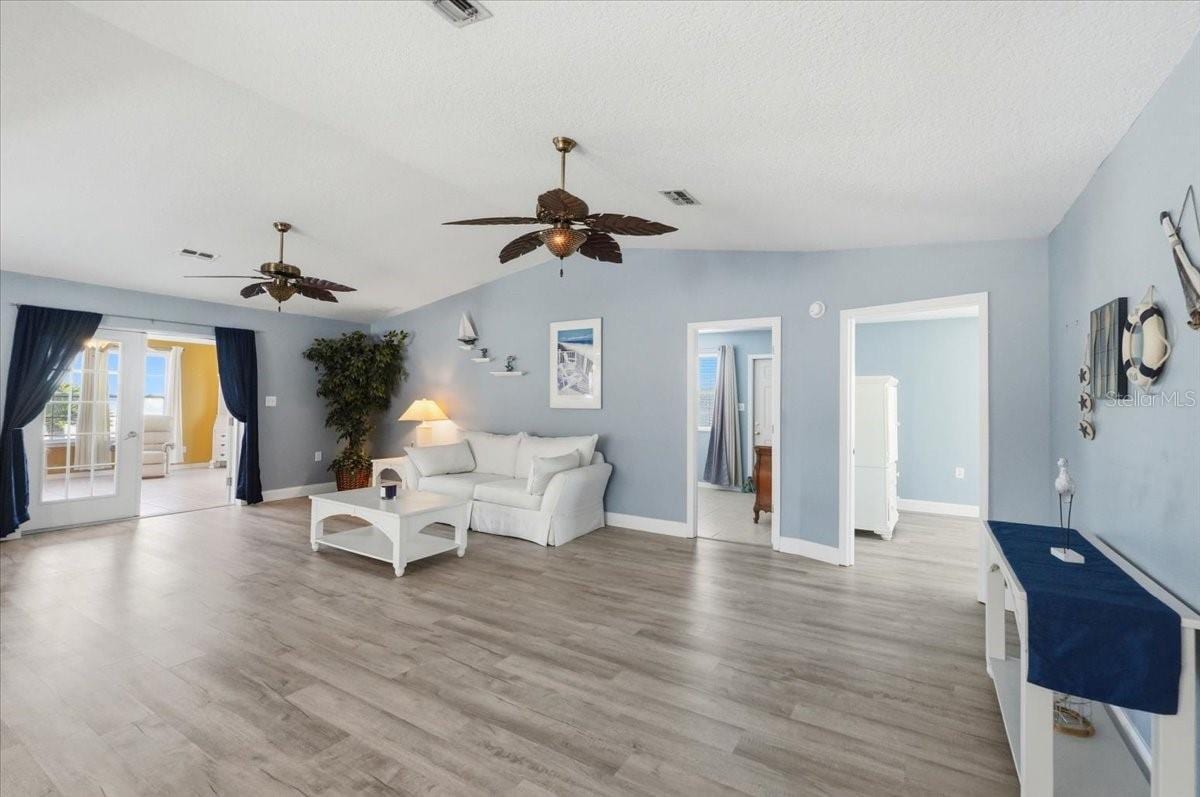 6140 Seagull Ln photo 5