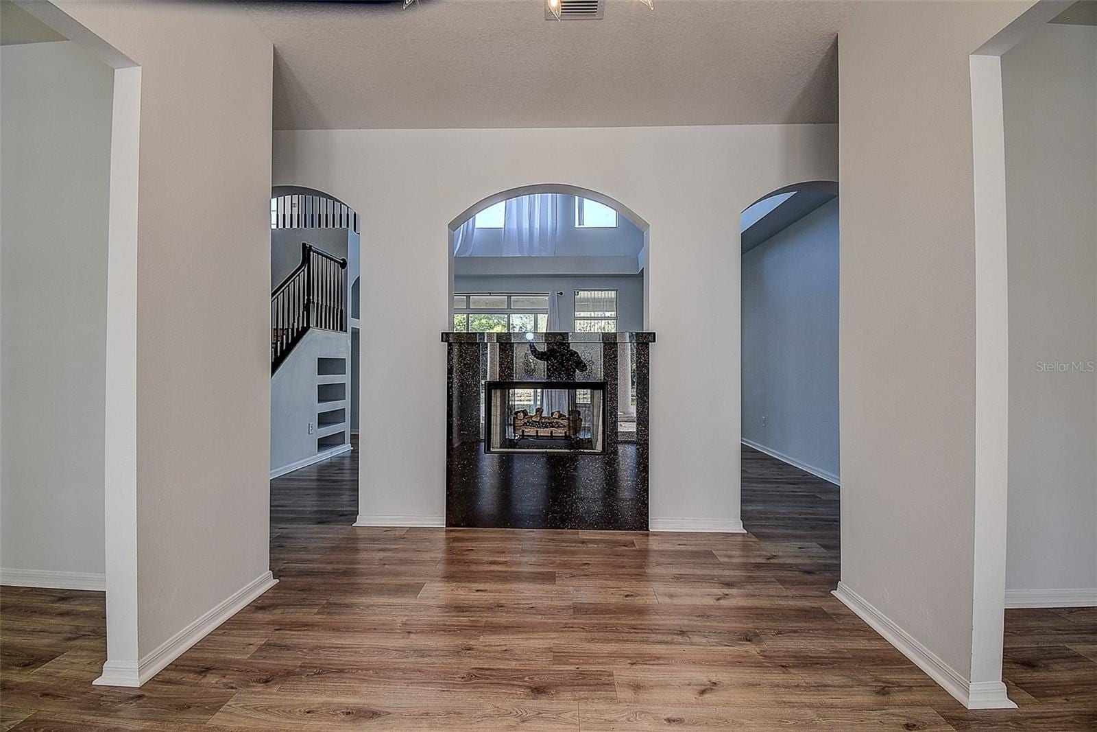 15906 Prince William Pl photo 3