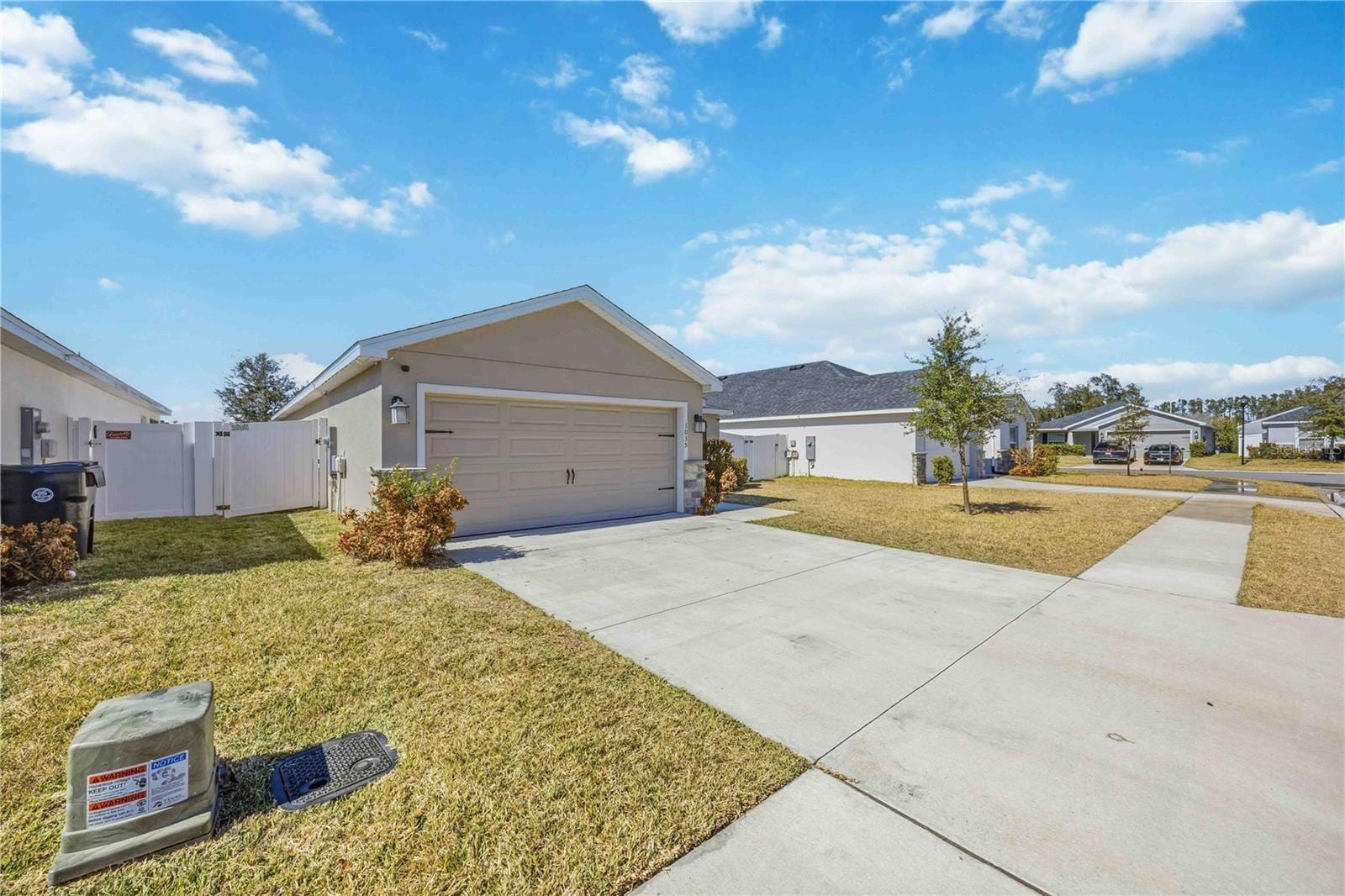 1035 Tropea Ln photo 4