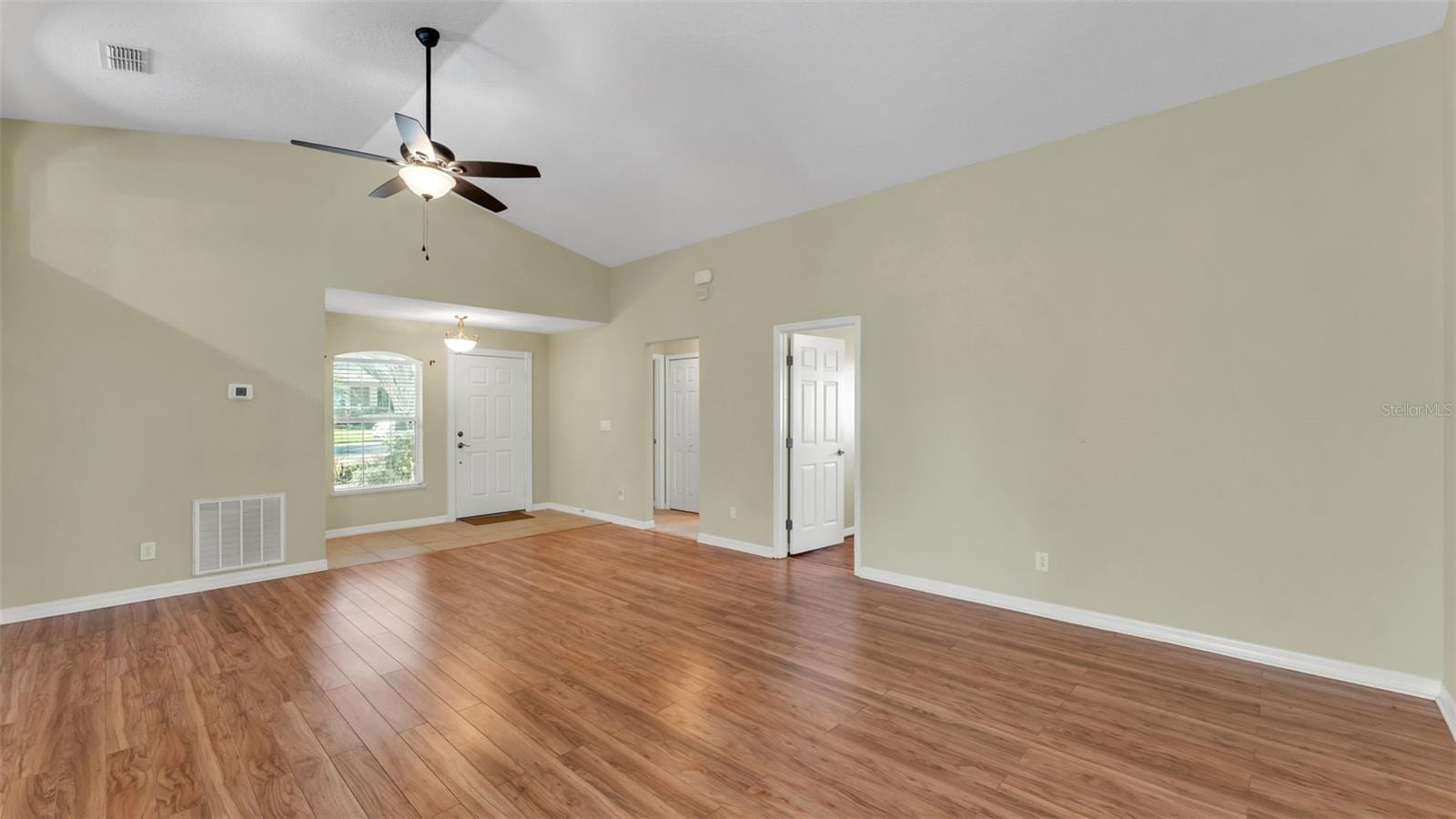 3588 Raleigh Dr photo 3
