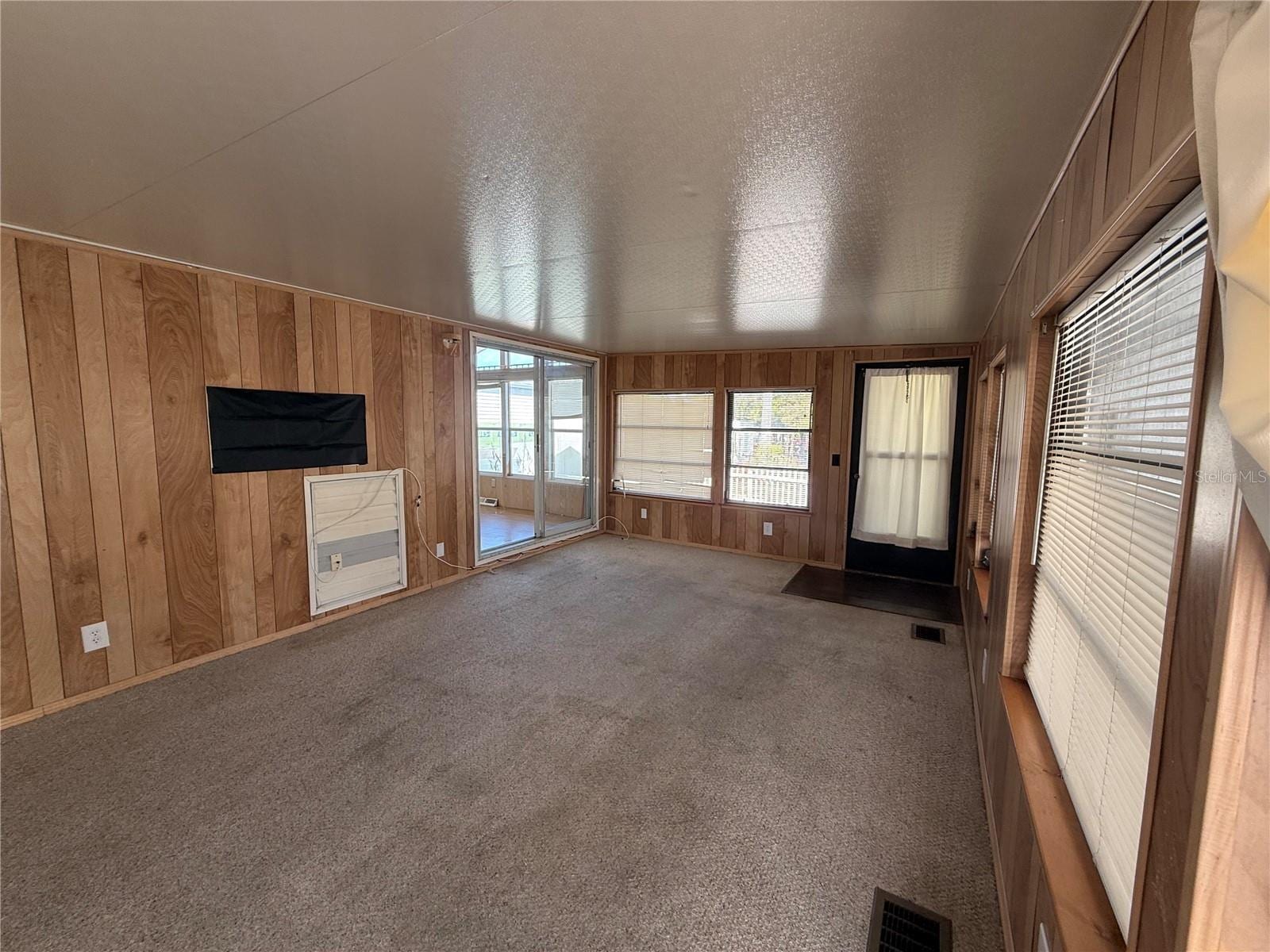 9514 Black Bear Dr photo 5