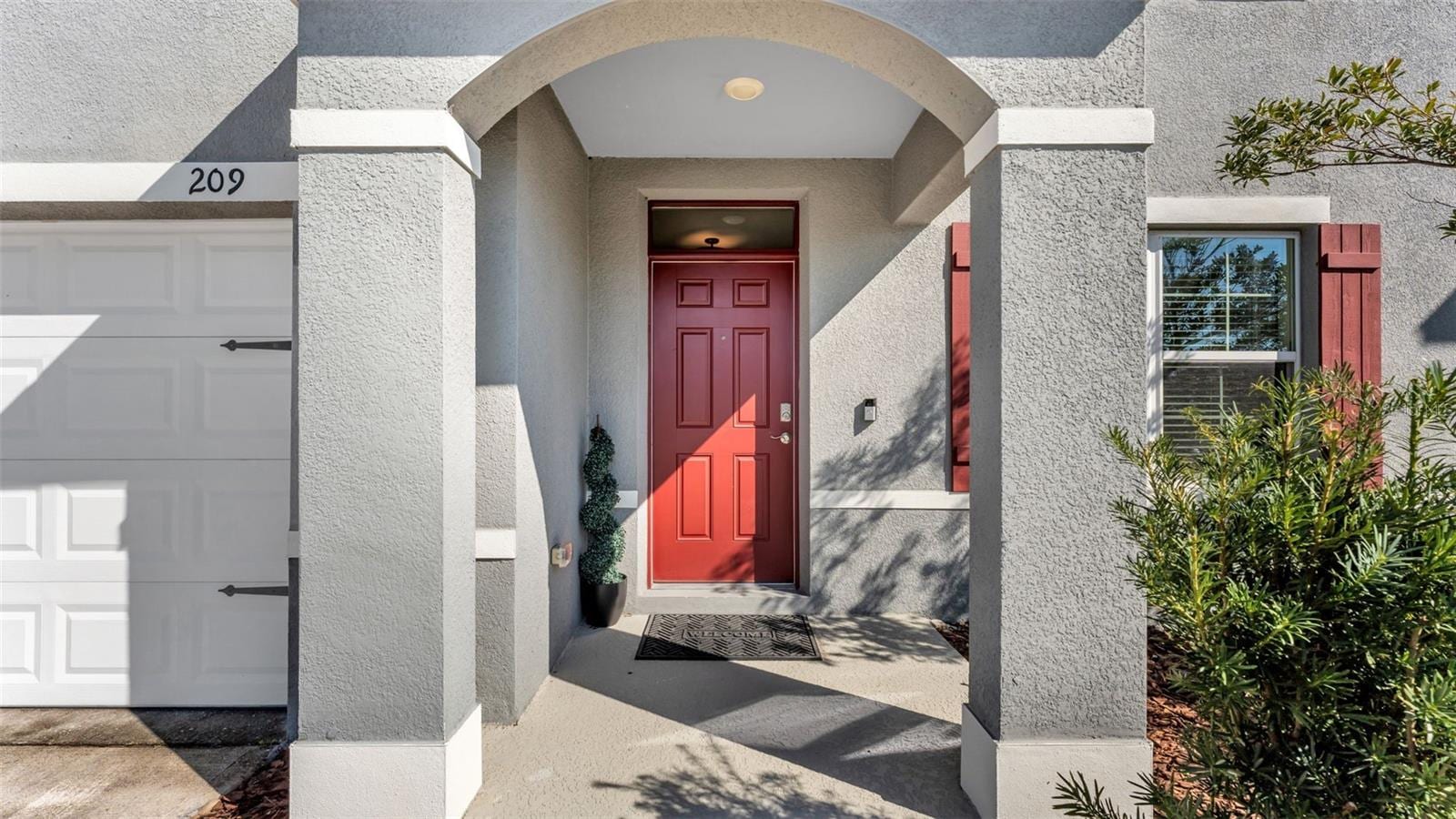 209 Sofia Ln photo 4
