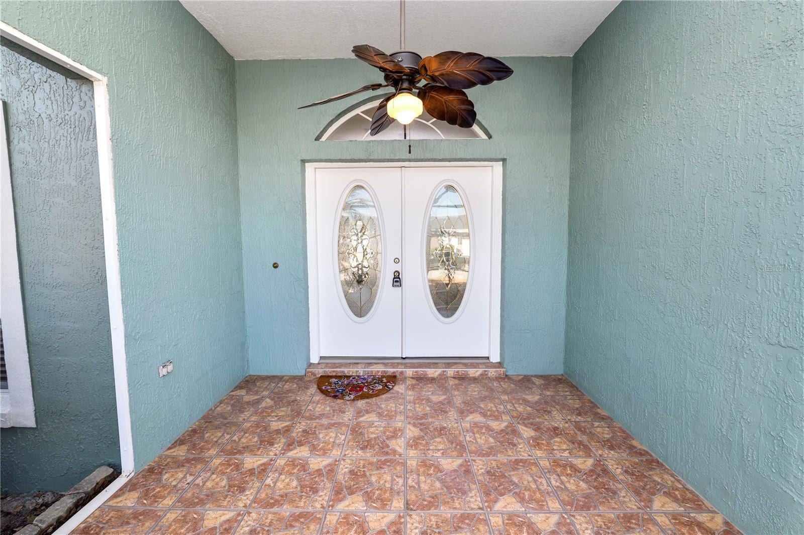 2258 Colony Club Dr photo 3