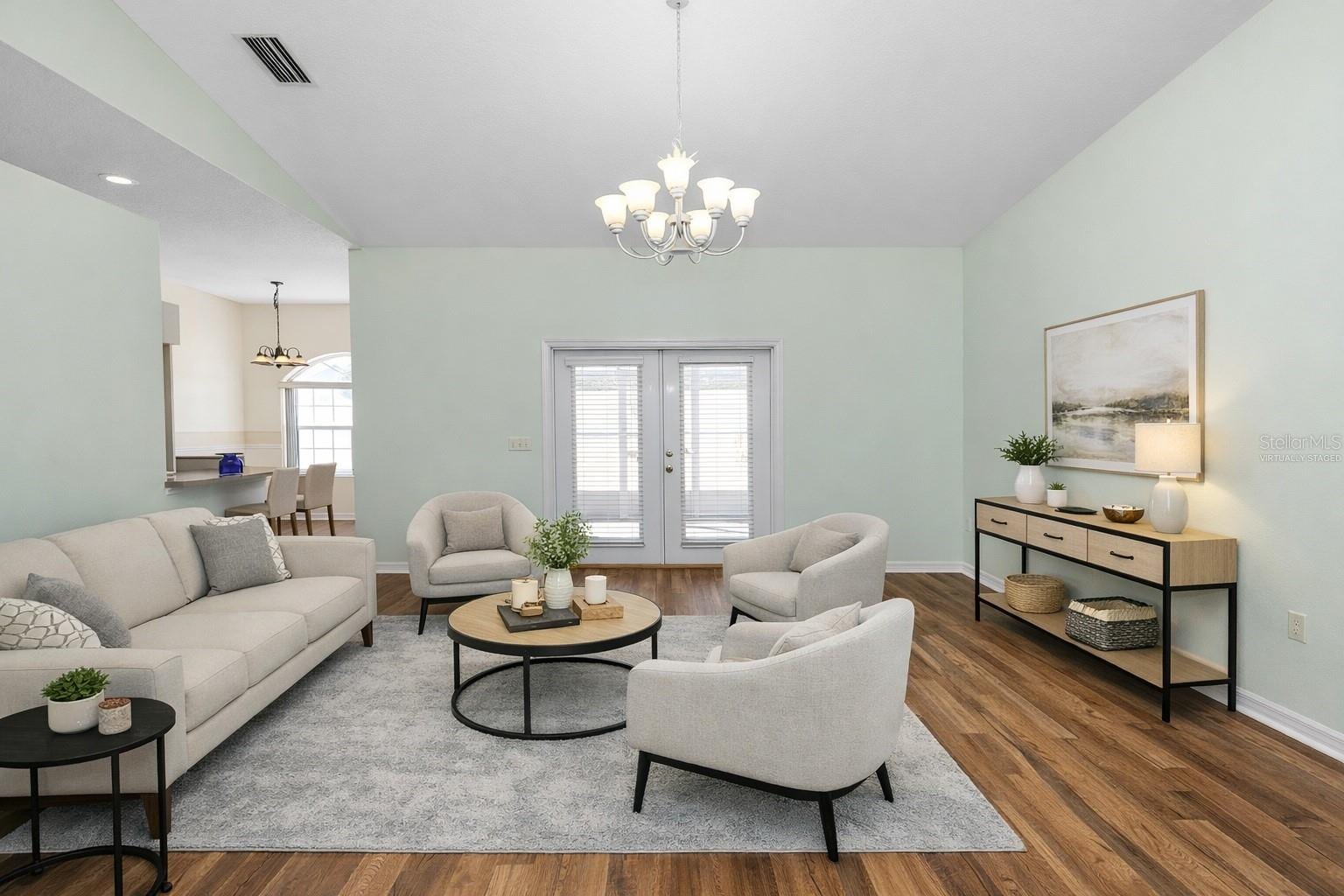 2258 Colony Club Dr photo 5