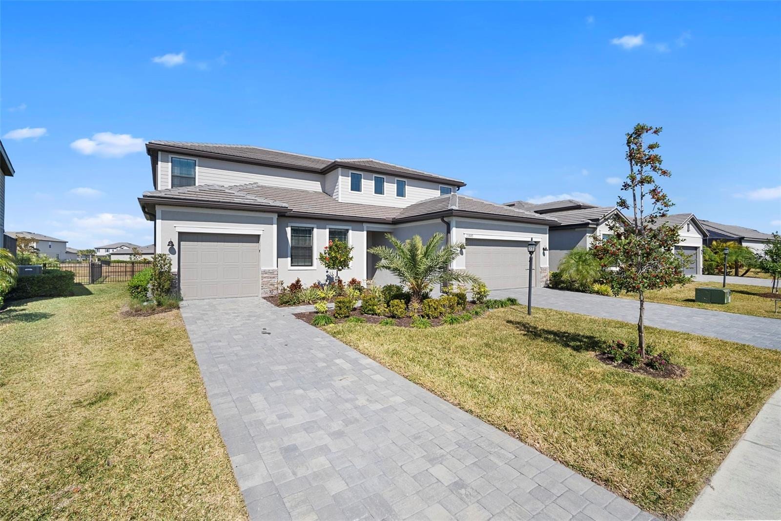 15449 White Linen Dr photo 2