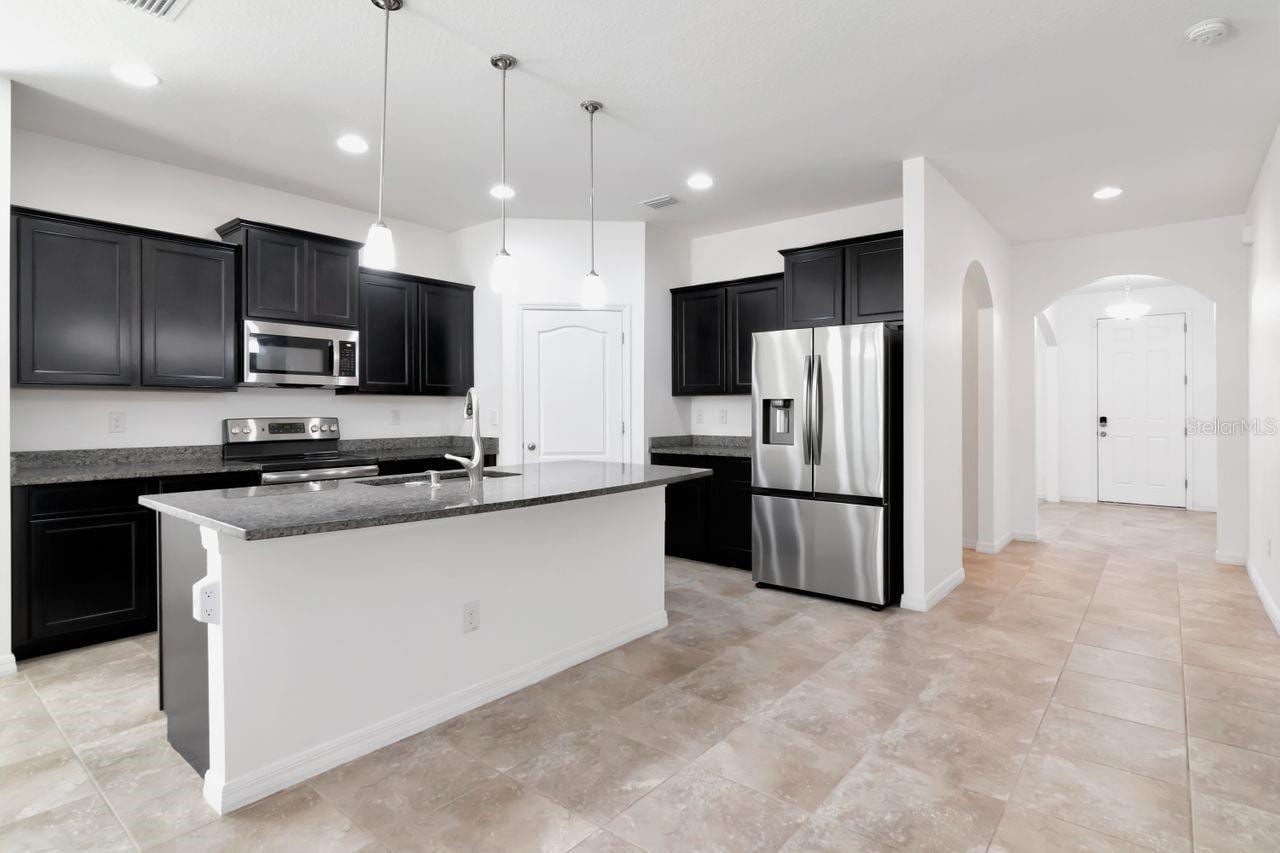 5446 Suncatcher Dr photo 4