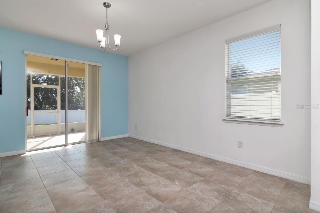 5446 Suncatcher Dr photo 5