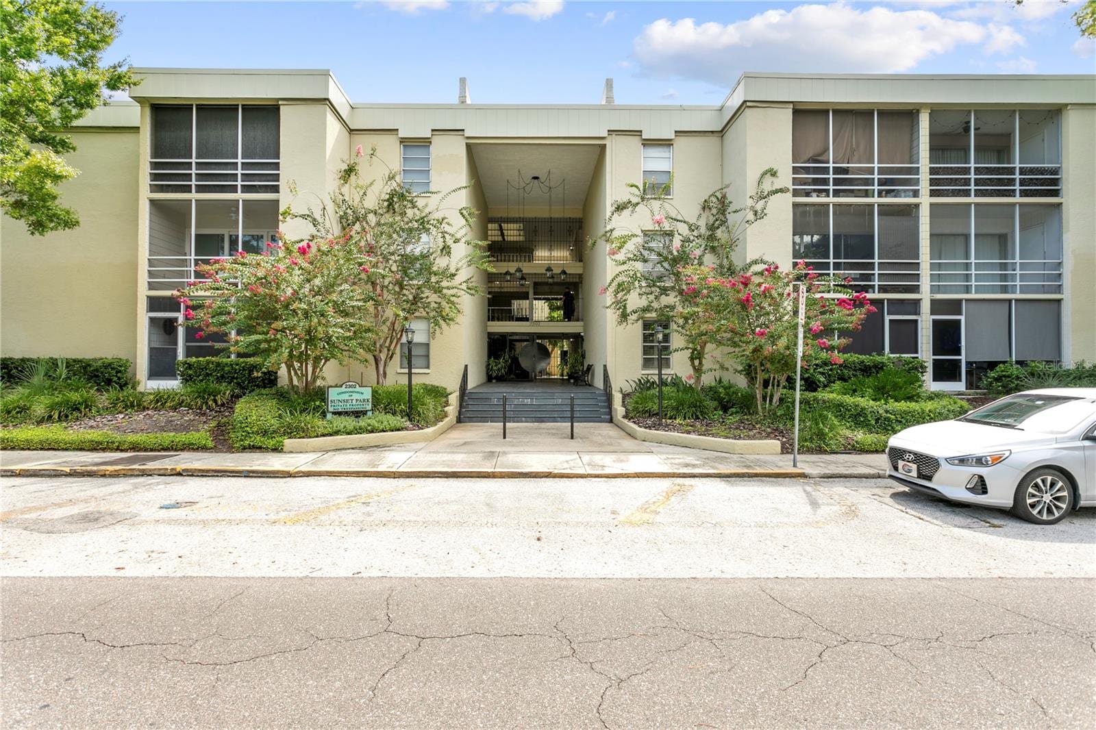 2302 S Manhattan Ave #111 photo 2