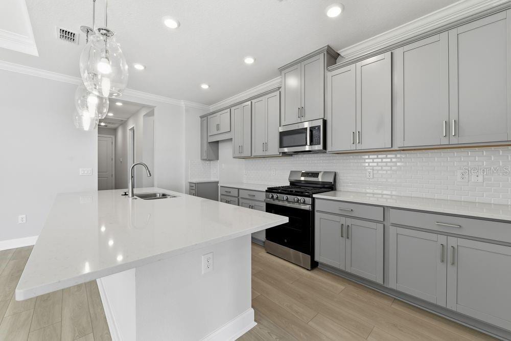 7731 Caspian St photo 2